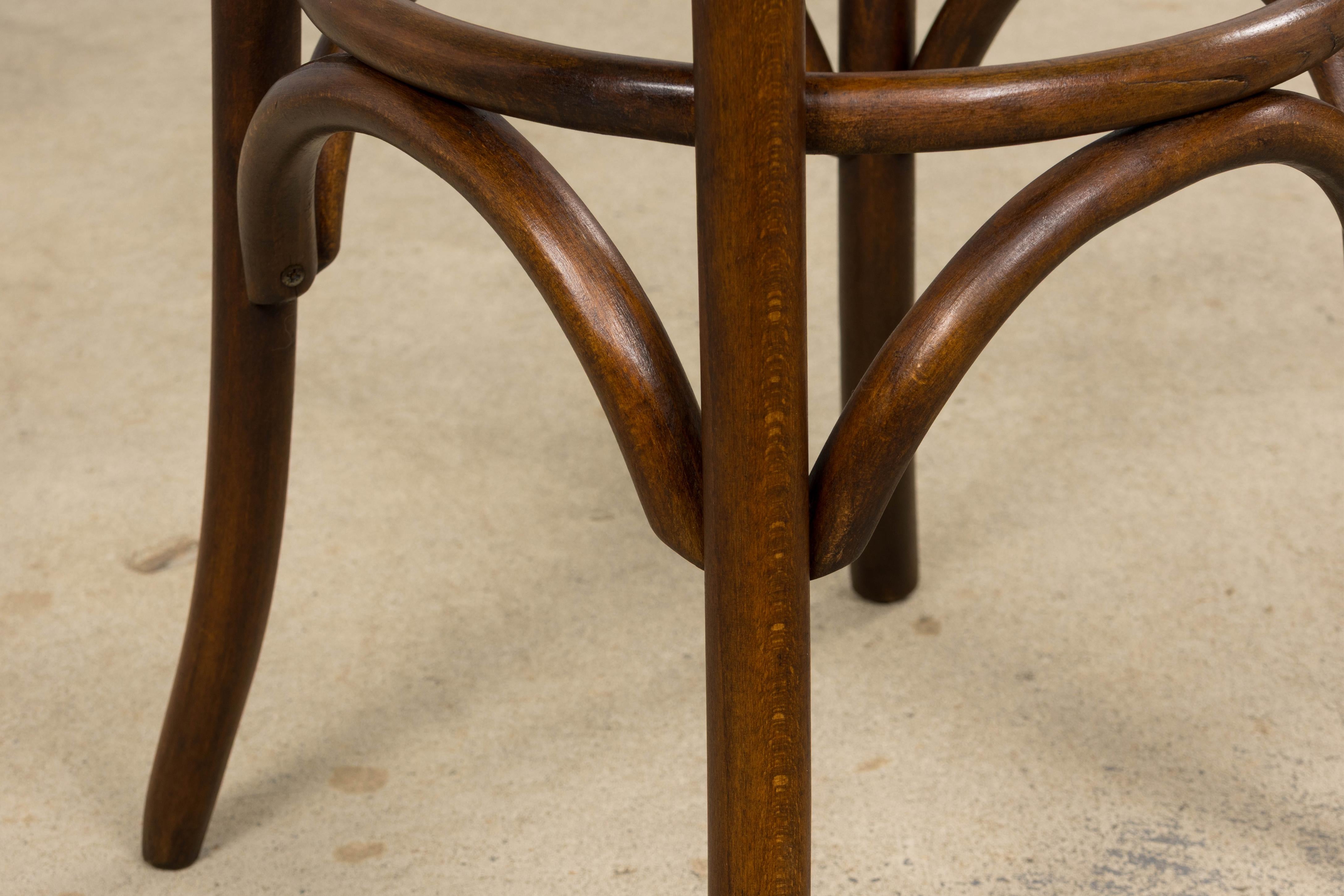 Set di 6 sgabelli da bar francesi Thonet in bengala d'epoca in vendita 7