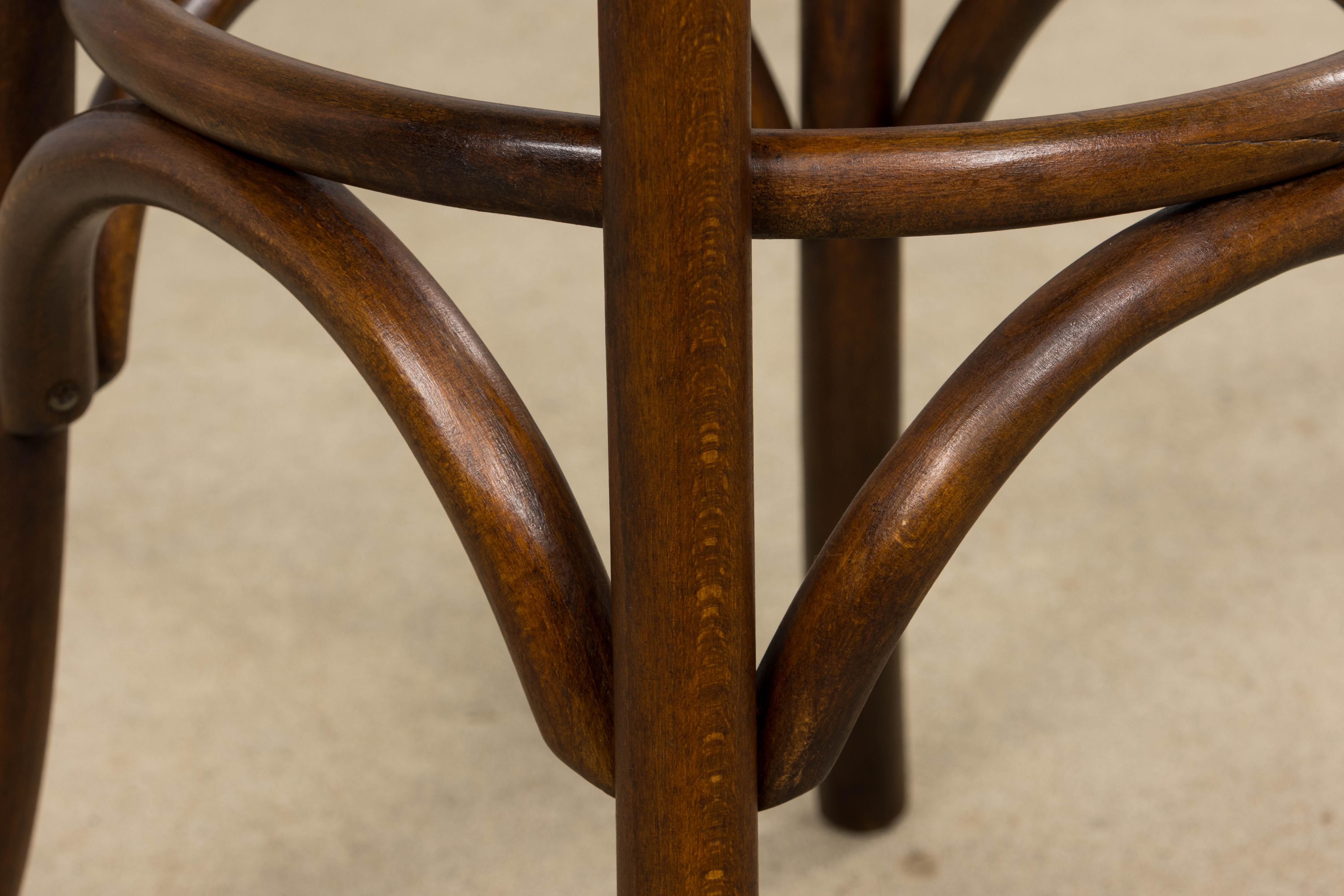 Set di 6 sgabelli da bar francesi Thonet in bengala d'epoca in vendita 10