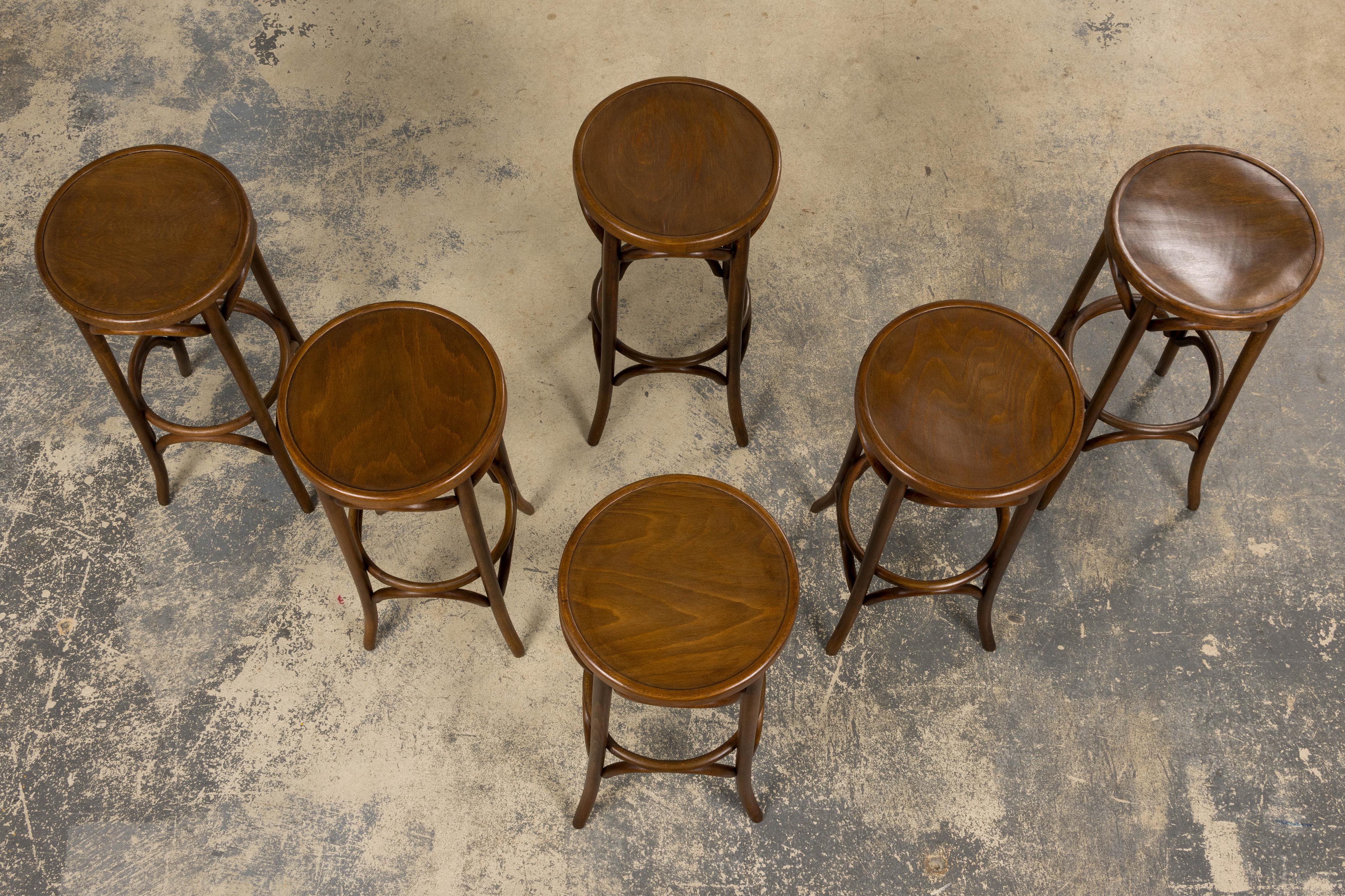 Francese Set di 6 sgabelli da bar francesi Thonet in bengala d'epoca in vendita