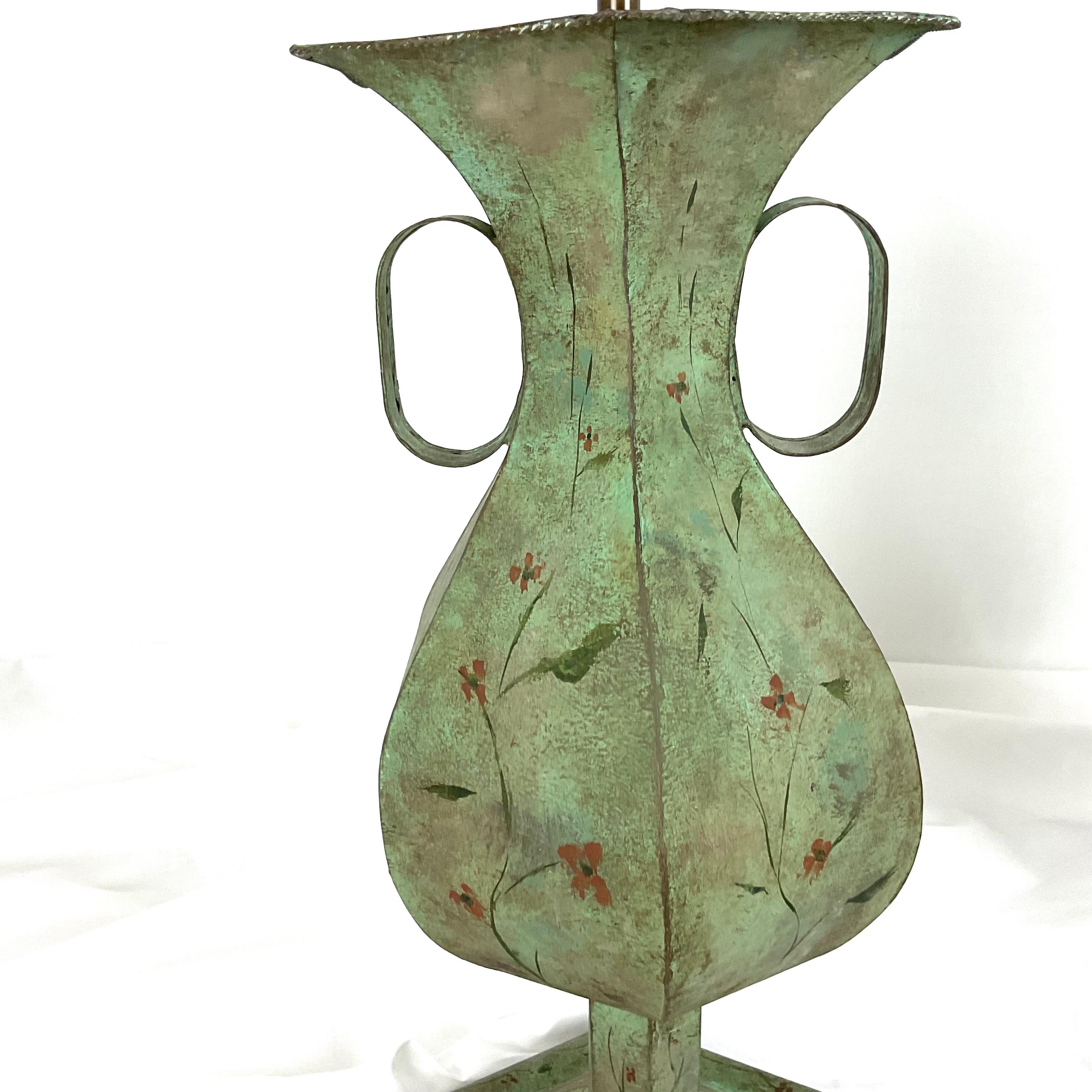 Français Lampes Vintage en étain (bases en bois peintes à la main) en vente