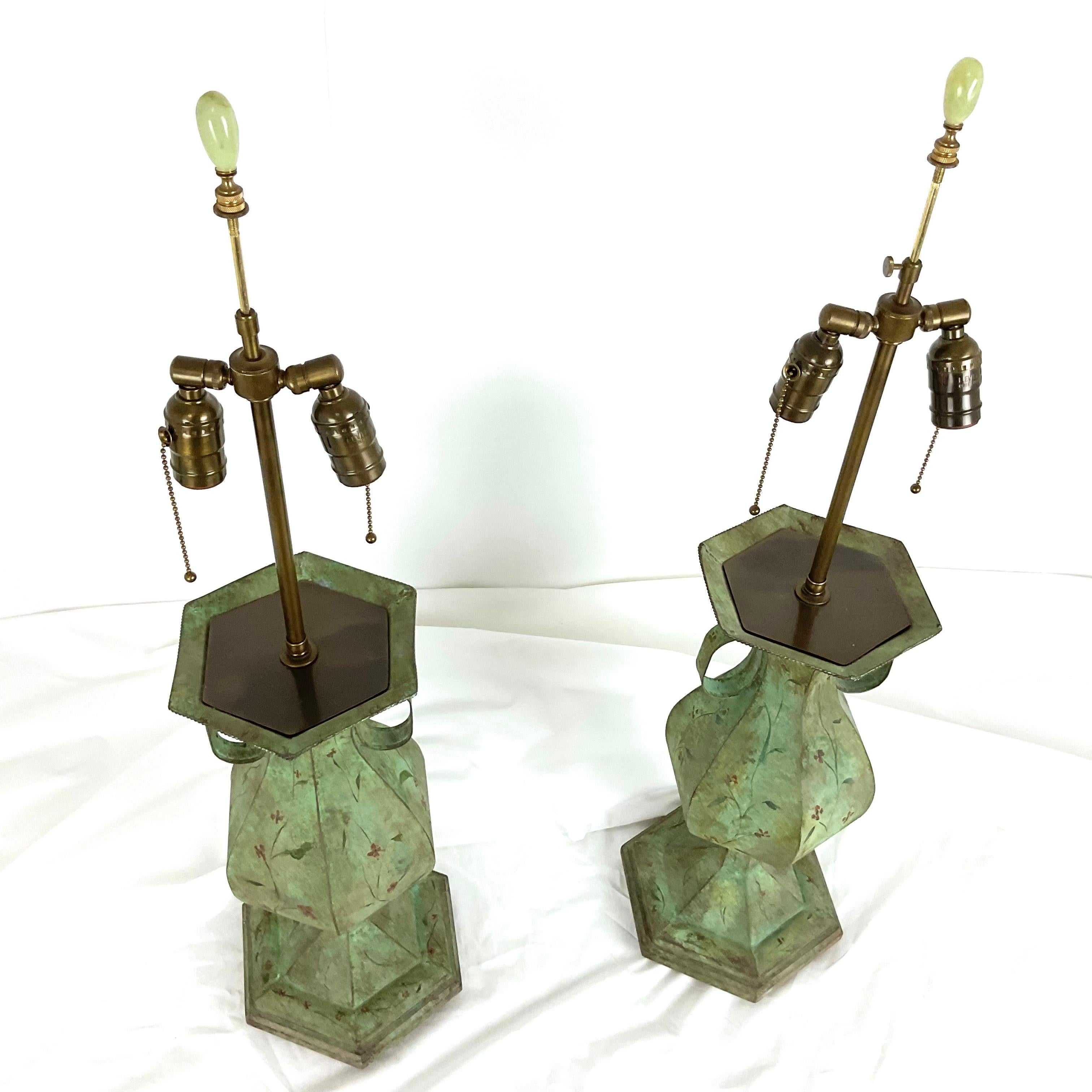 Lampes Vintage en étain (bases en bois peintes à la main) en vente 2