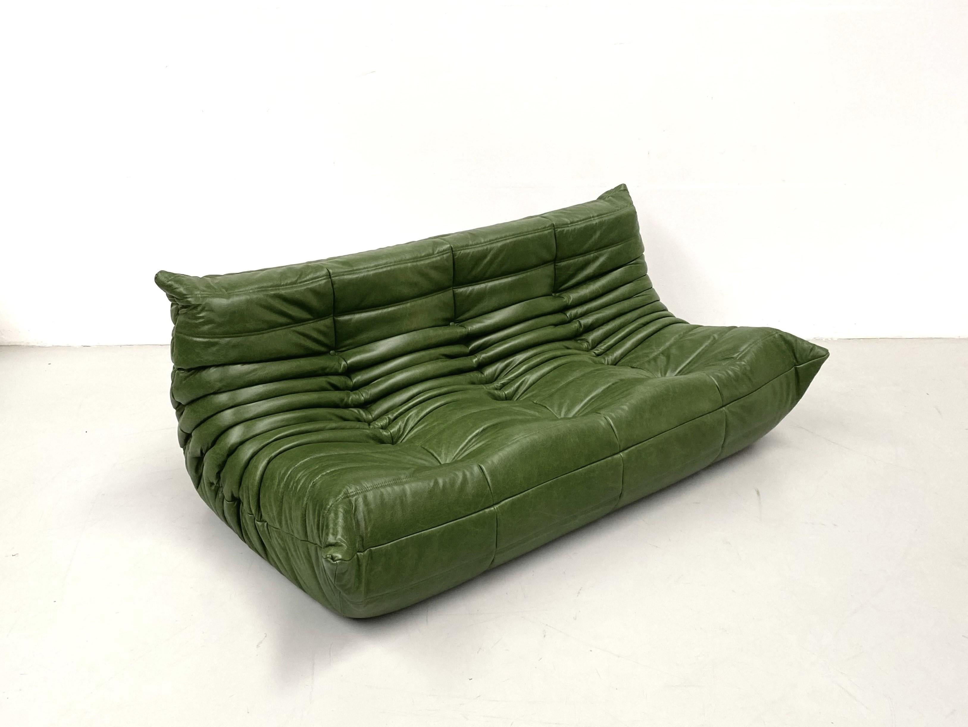 Vintage French Togo Sofa in Forest Green Leather by M. Ducaroy for Ligne Roset 1