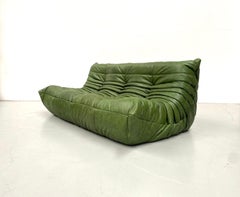 Französisches Togo-Sofa aus grünem Leder von Michel Ducaroy für Ligne Roset