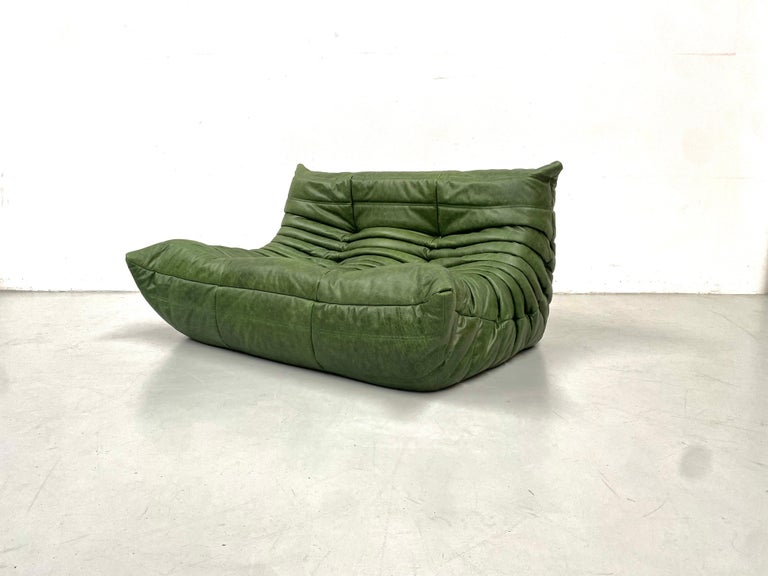 Michel Ducaroy designed the Togo in 1973 for Ligne Roset. This design is over 40 years old but still is until today very popular. The Togo is also the first piece of furniture that's made totally of foam. To create its ultimate sitting comfort,