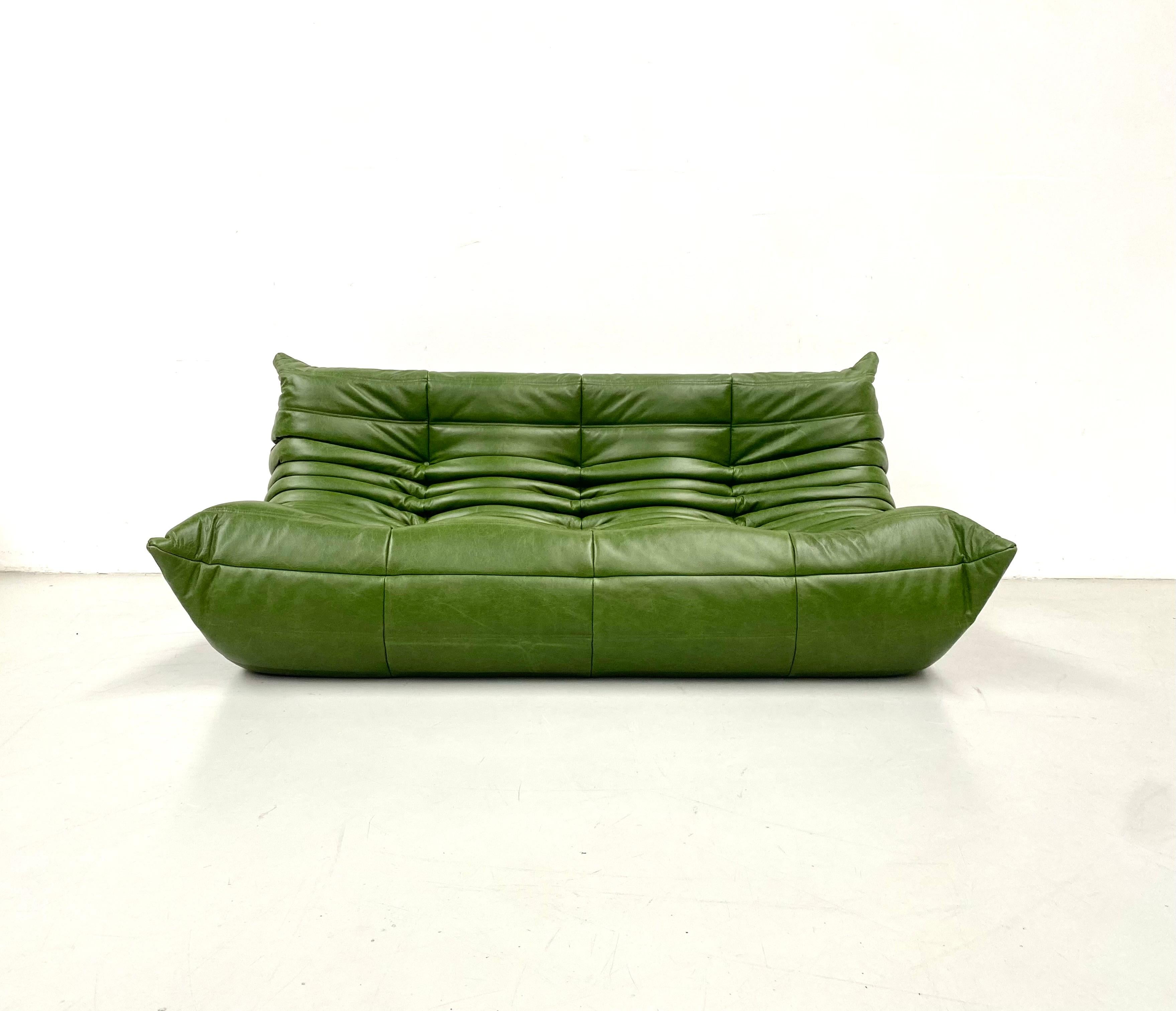 Michel Ducaroy designed the Togo in 1973 for Ligne Roset. This design is over 40 years old but still is until today very popular. The Togo is also the first piece of furniture that's made totally of foam.