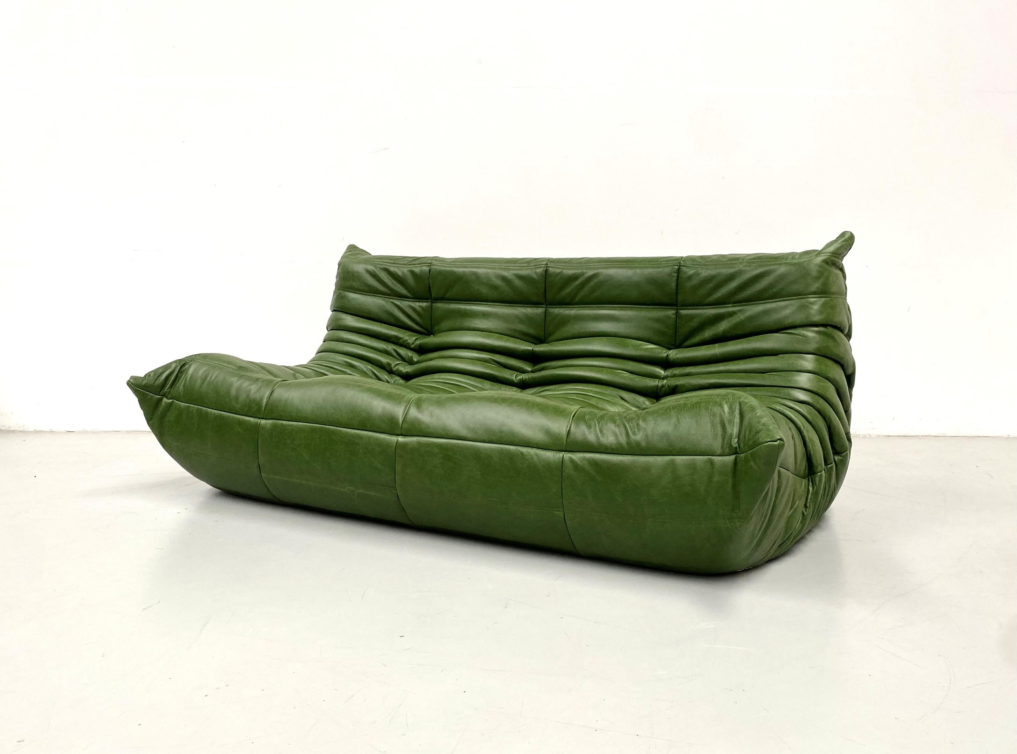 Michel Ducaroy designed the Togo in 1973 for Ligne Roset. This design is over 40 years old but still is until today very popular. The Togo is also the first piece of furniture that's made totally of foam.