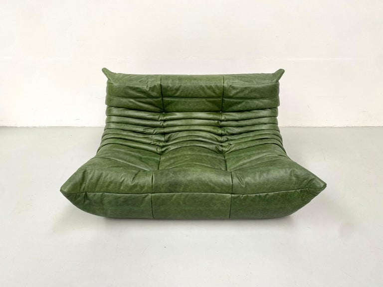 Vintage French Togo Sofa in Green Leather by Michel Ducaroy for Ligne Roset In Excellent Condition In Eindhoven, Noord Brabant