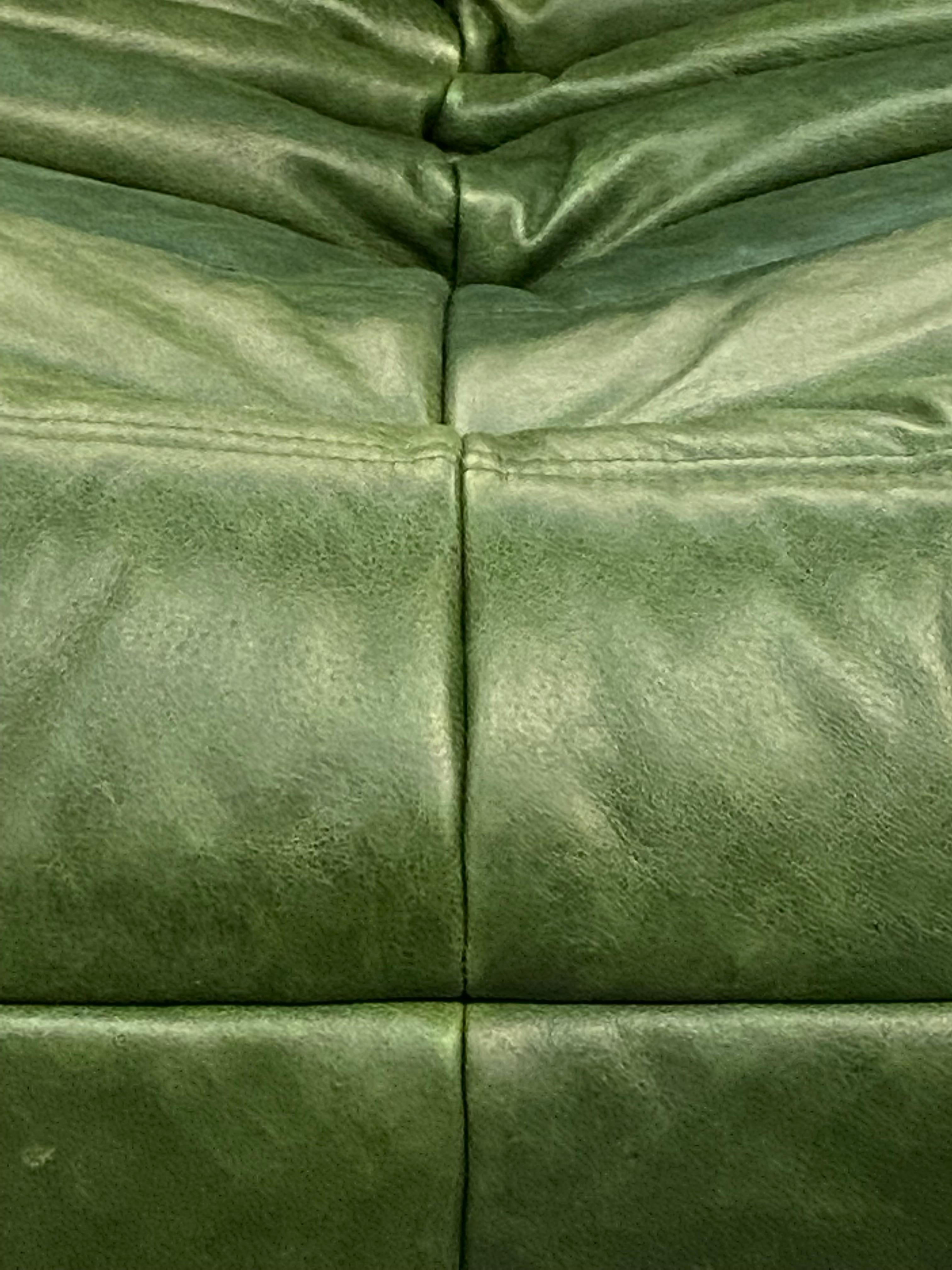 Vintage French Togo Sofa in Green Leather by Michel Ducaroy for Ligne Roset In Excellent Condition In Eindhoven, Noord Brabant