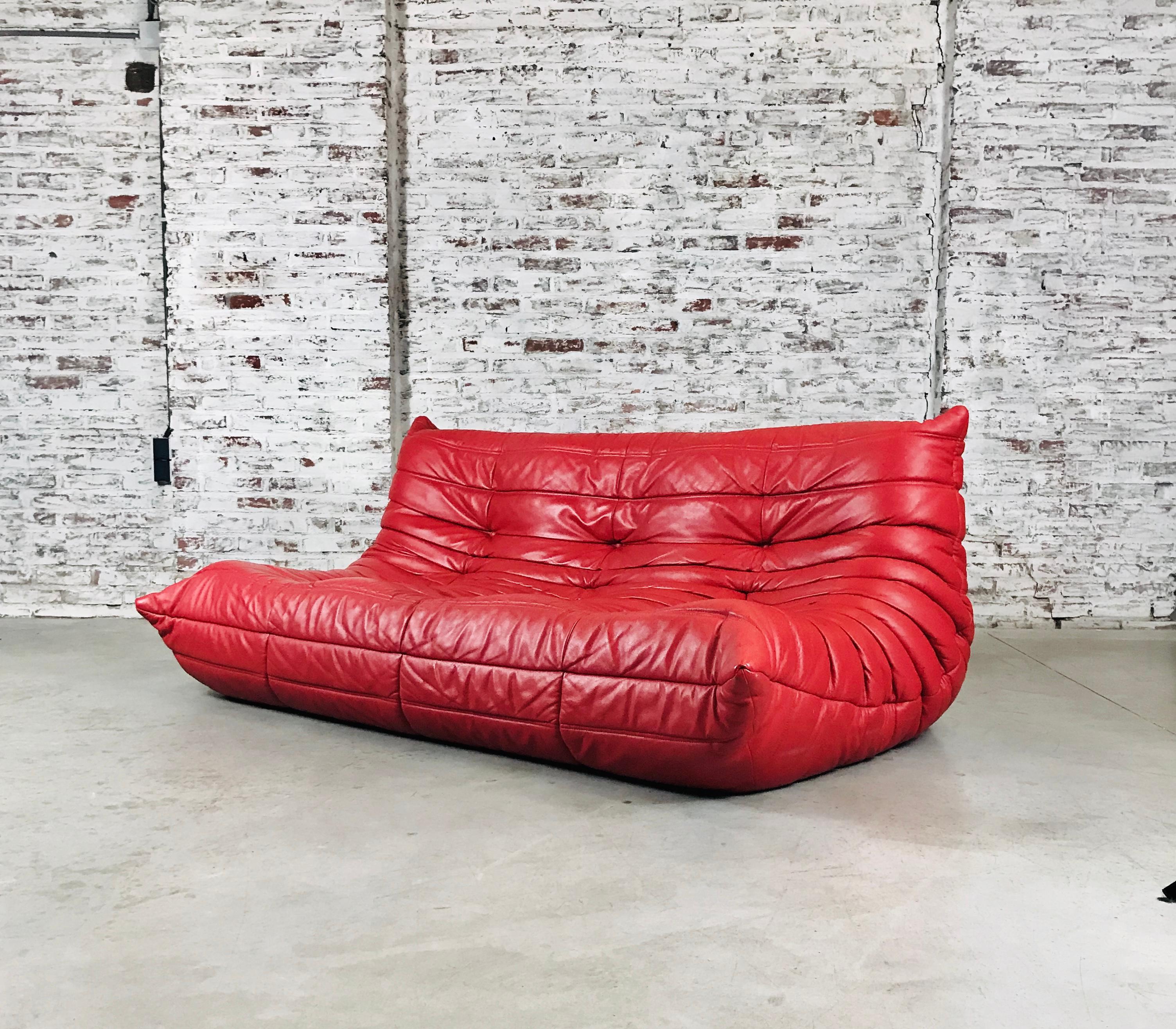 Vintage French Togo Sofa in Indian Red Leather by Michel Ducaroy for Ligne Roset In Good Condition In Eindhoven, Netherlands
