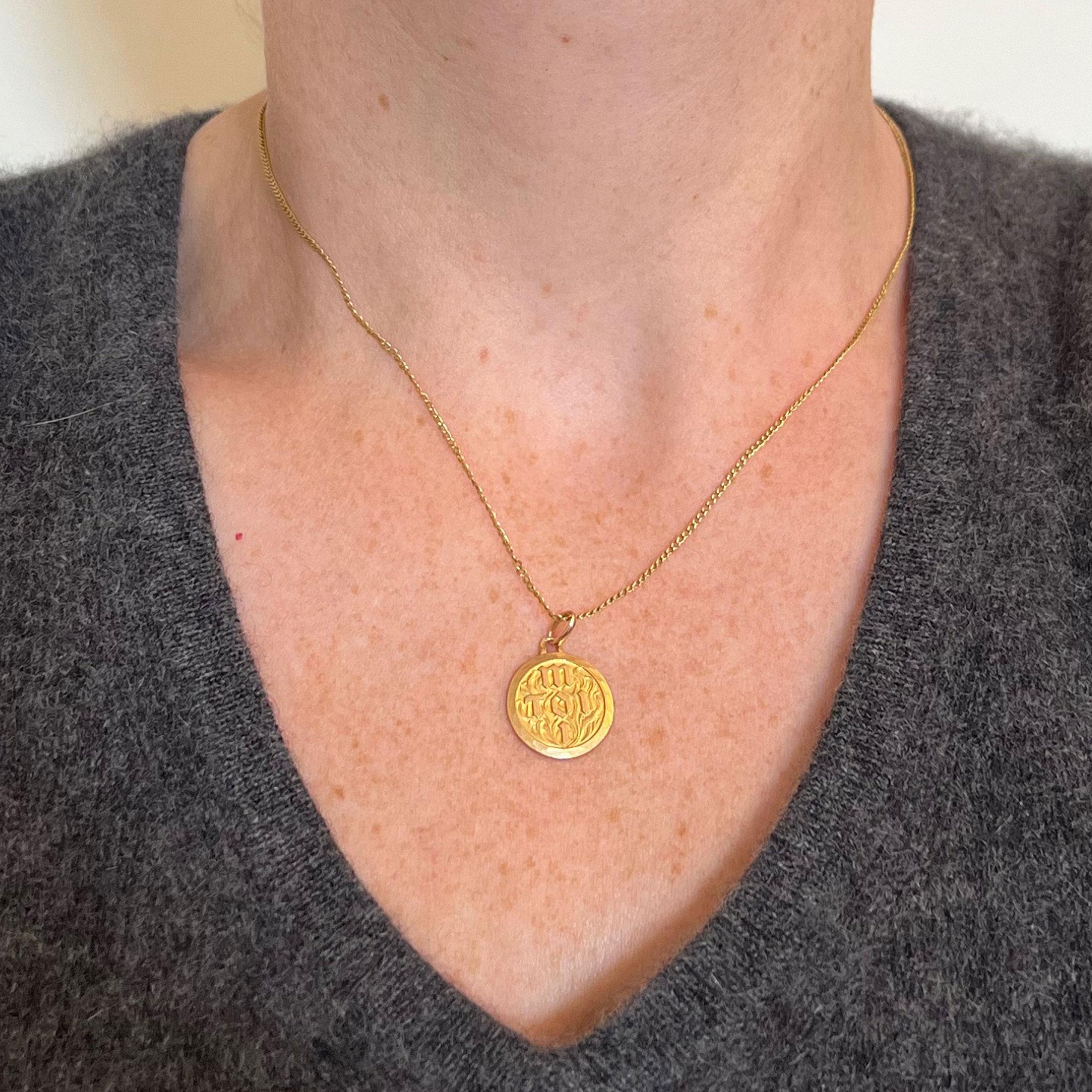 Women's or Men's Vintage French Toi et Moi Flames of Love 18K Yellow Gold Charm Pendant