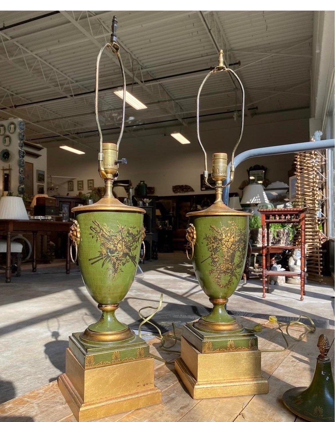 Vintage French Tole Hunting Urns Converted Into Table Lamps - a Pair In Good Condition For Sale In Atlanta, GA