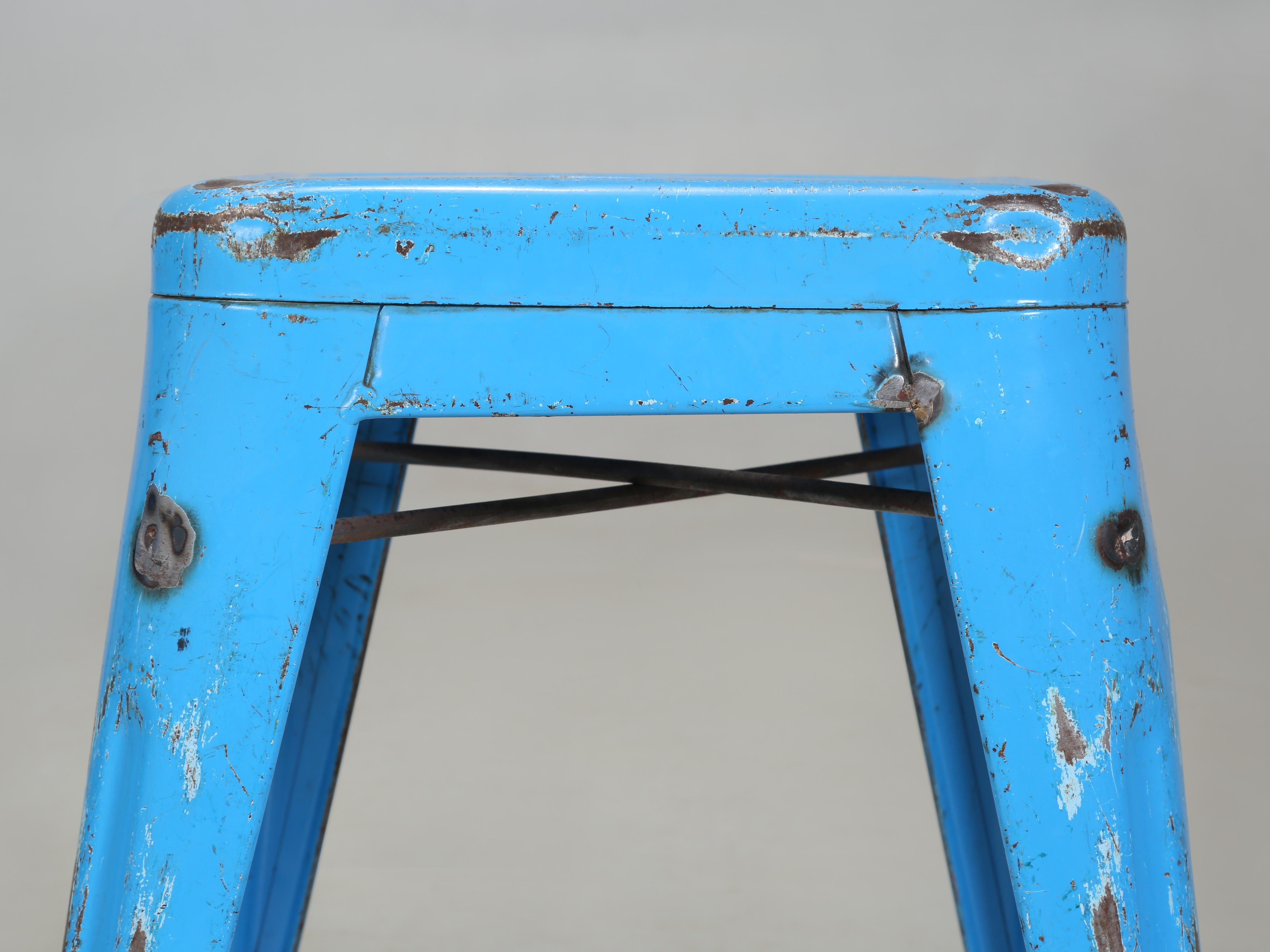 Mid-20th Century Vintage French Tolix Set of (4) Dining Table Height Stools in Distressed  Paint For Sale