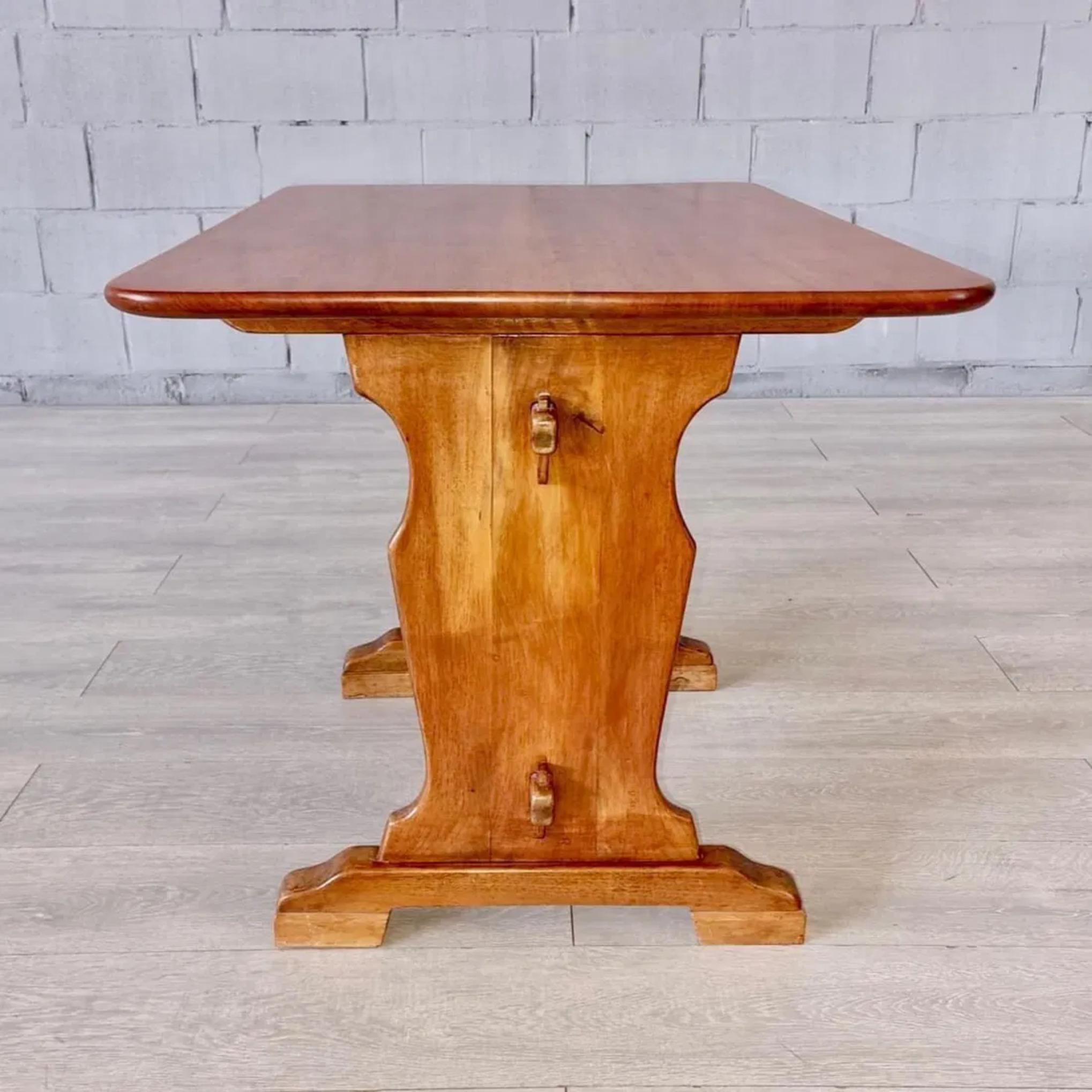 Legno Tavolino da salotto o da caffè francese a cavalletto vintage in vendita