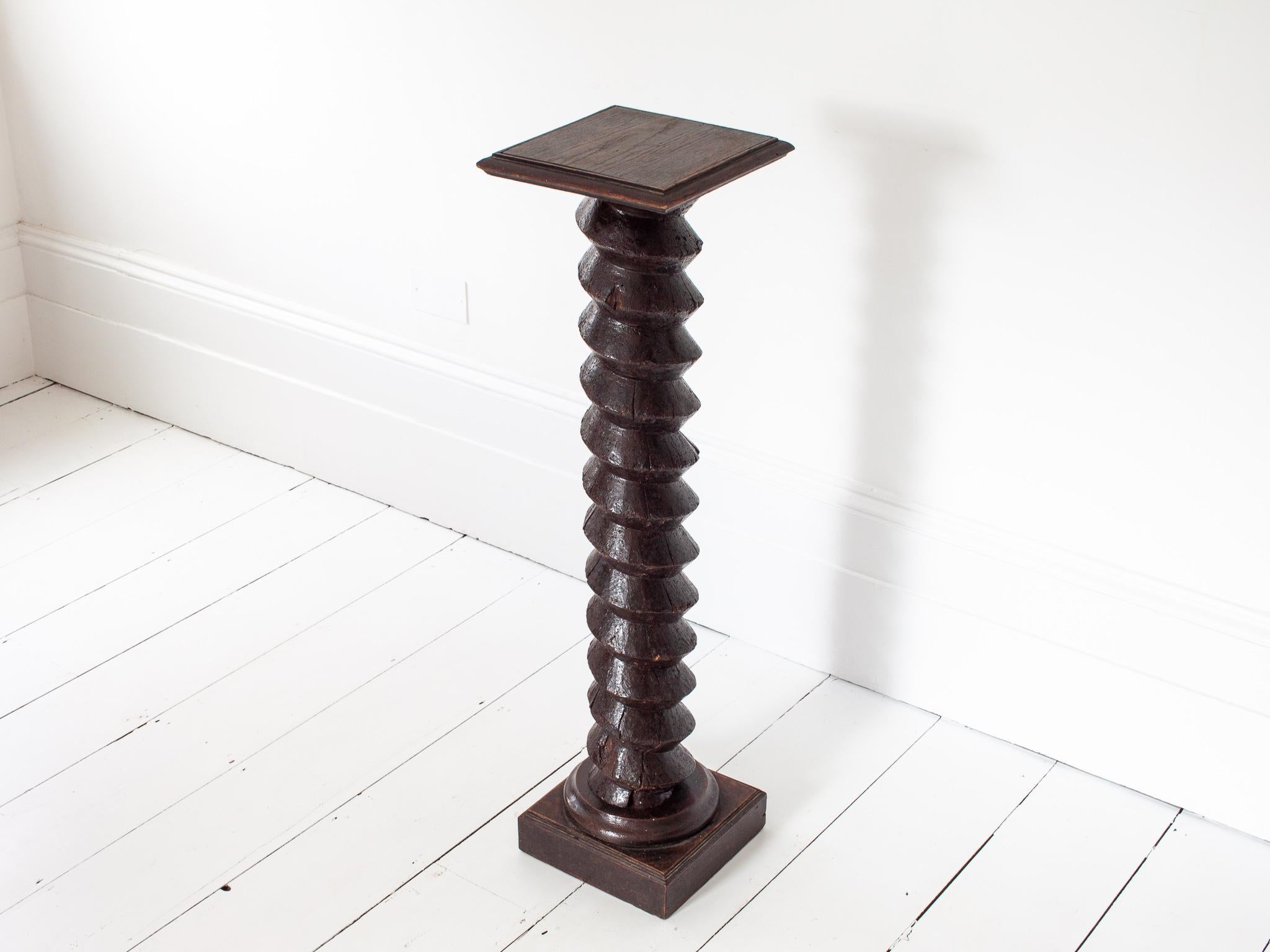 Mid-Century moderno Colonna tornita francese d'epoca con zoccolo a vite, che ricorda Charles Dudouyt in vendita