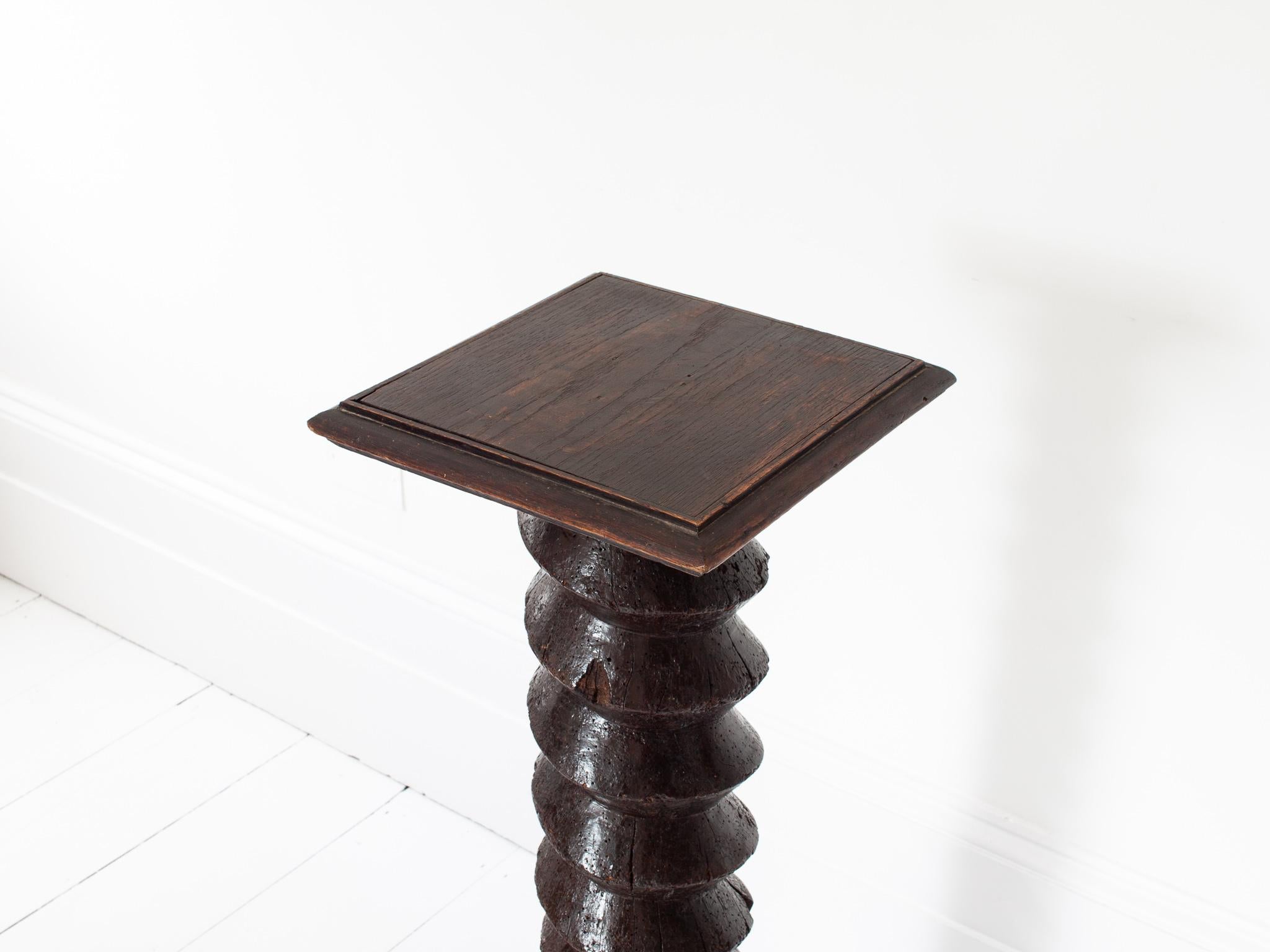 Francese Colonna tornita francese d'epoca con zoccolo a vite, che ricorda Charles Dudouyt in vendita