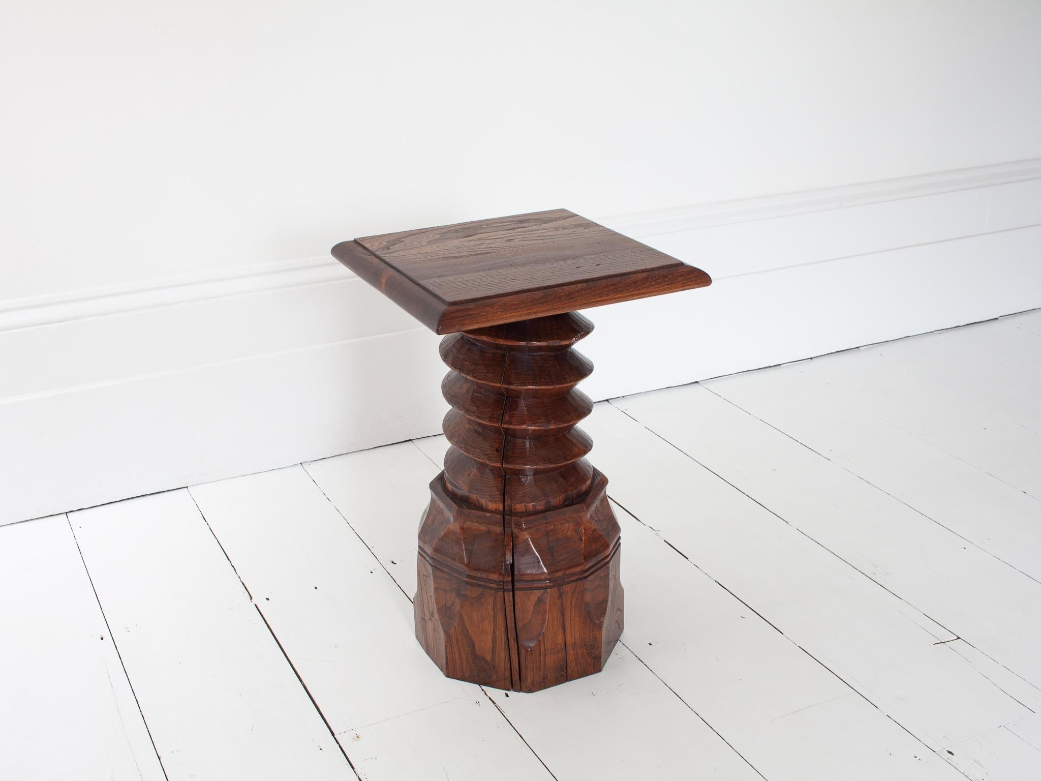 Mesa auxiliar de columna torneada francesa vintage, reminiscencia de Charles Dudouyt en venta 4