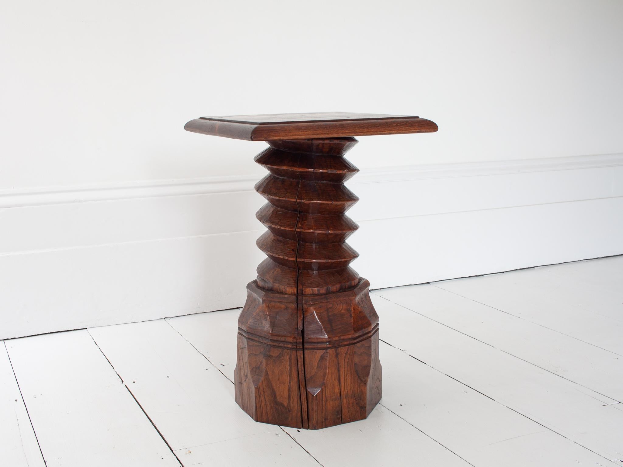 Mesa auxiliar de columna torneada francesa vintage, reminiscencia de Charles Dudouyt en venta 5