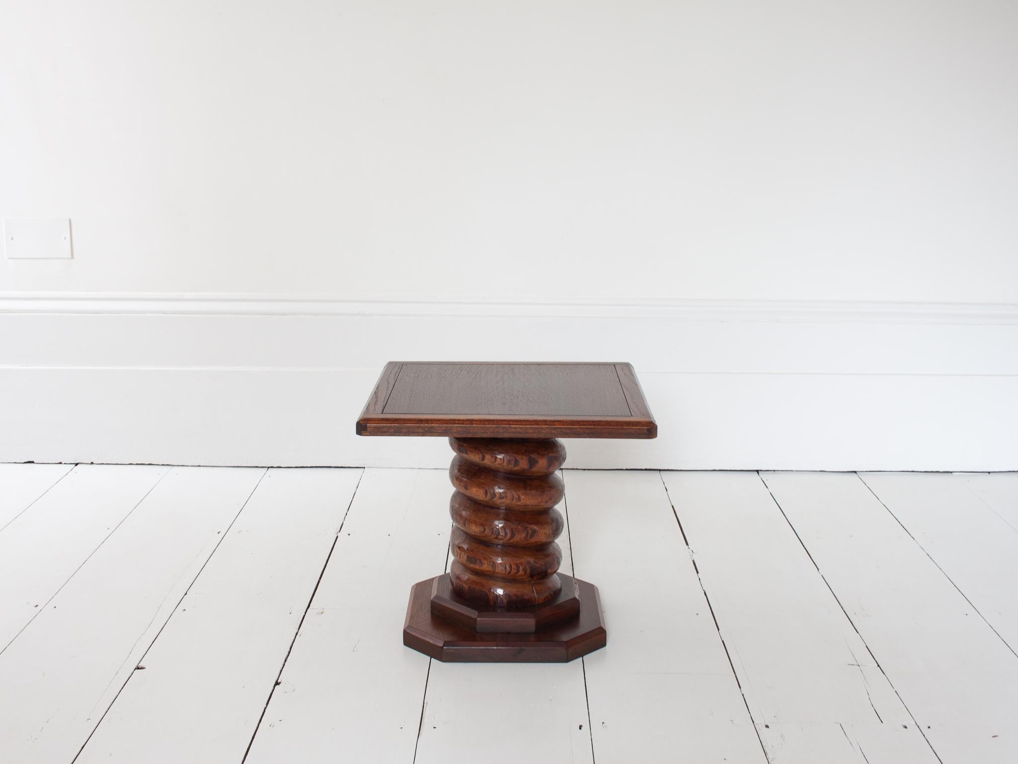 Mesa auxiliar de columna torneada francesa vintage, reminiscencia de Charles Dudouyt en Bueno estado para la venta en Hitchin, England