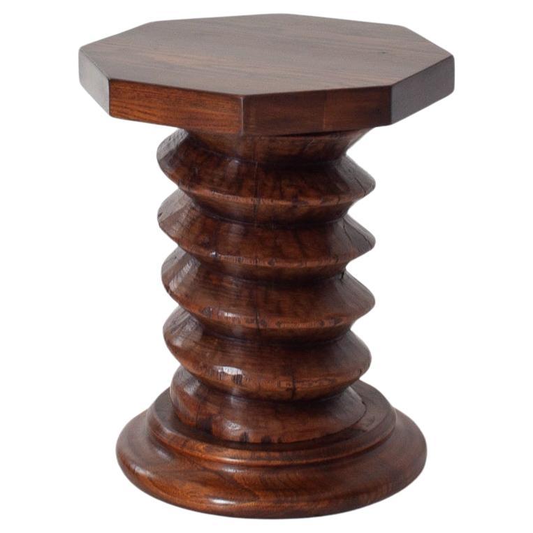 Mesa auxiliar de columna torneada francesa vintage, reminiscencia de Charles Dudouyt