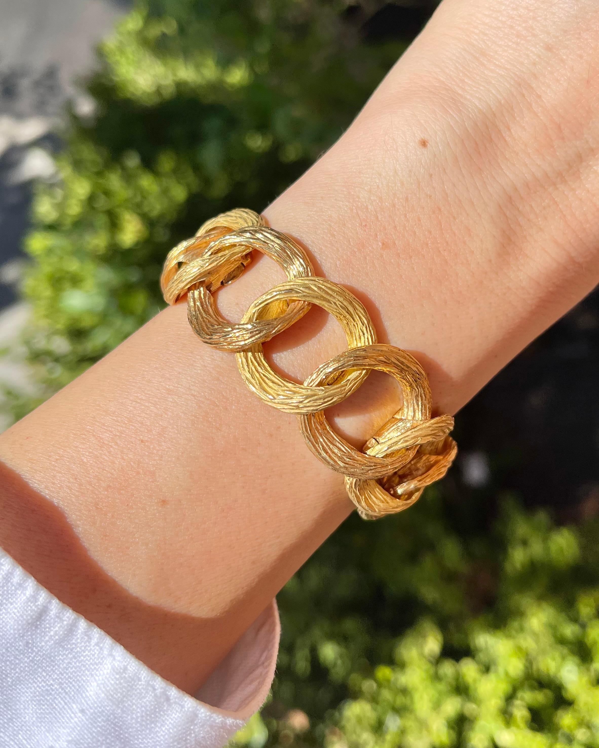 Bracciale francese d'epoca a due toni in oro giallo 18 carati con maglie a cordoncino in vendita 1