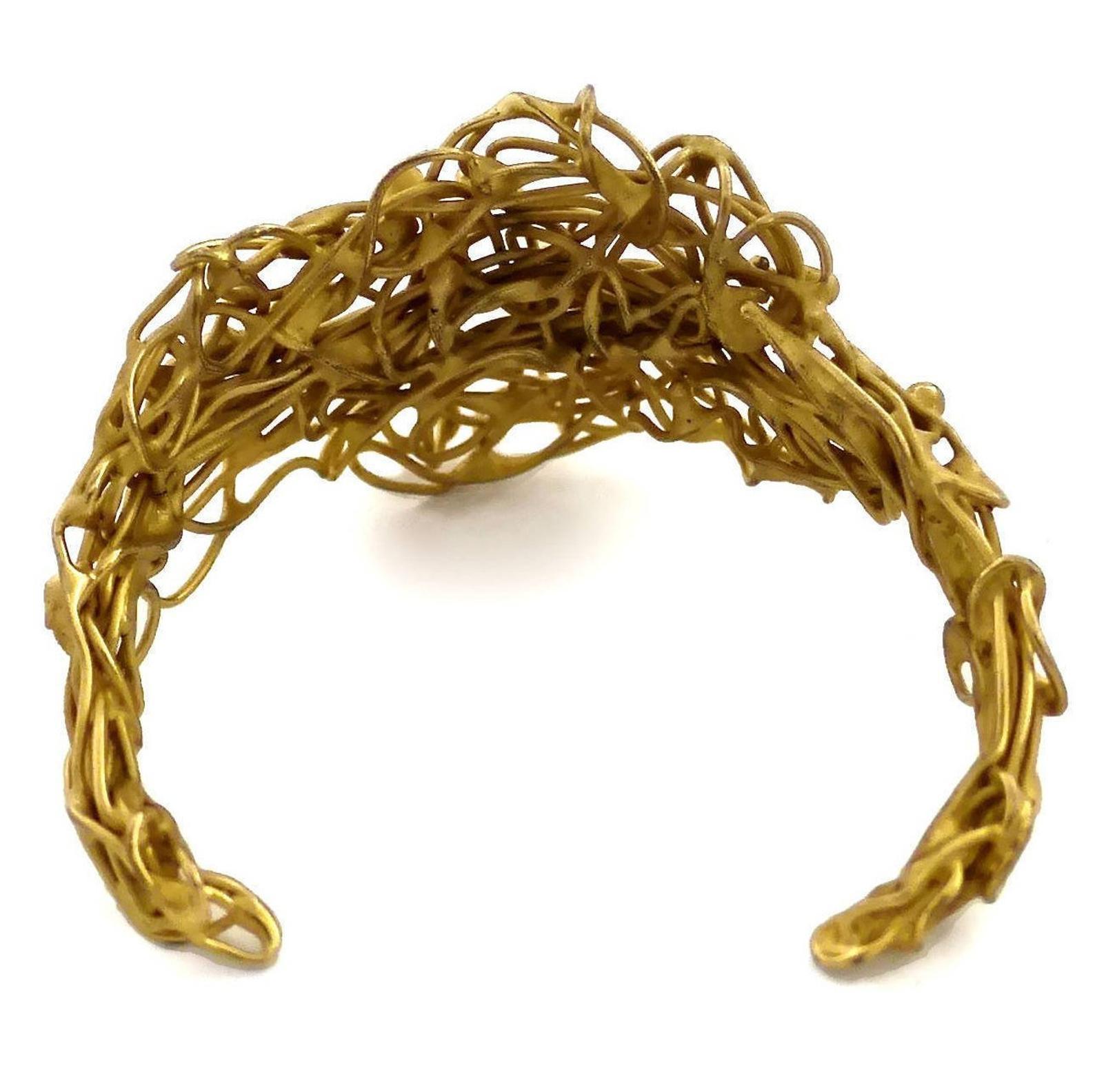 Vintage French Unsigned Knotted Coiled Wire Cuff Bracelet For Sale 1