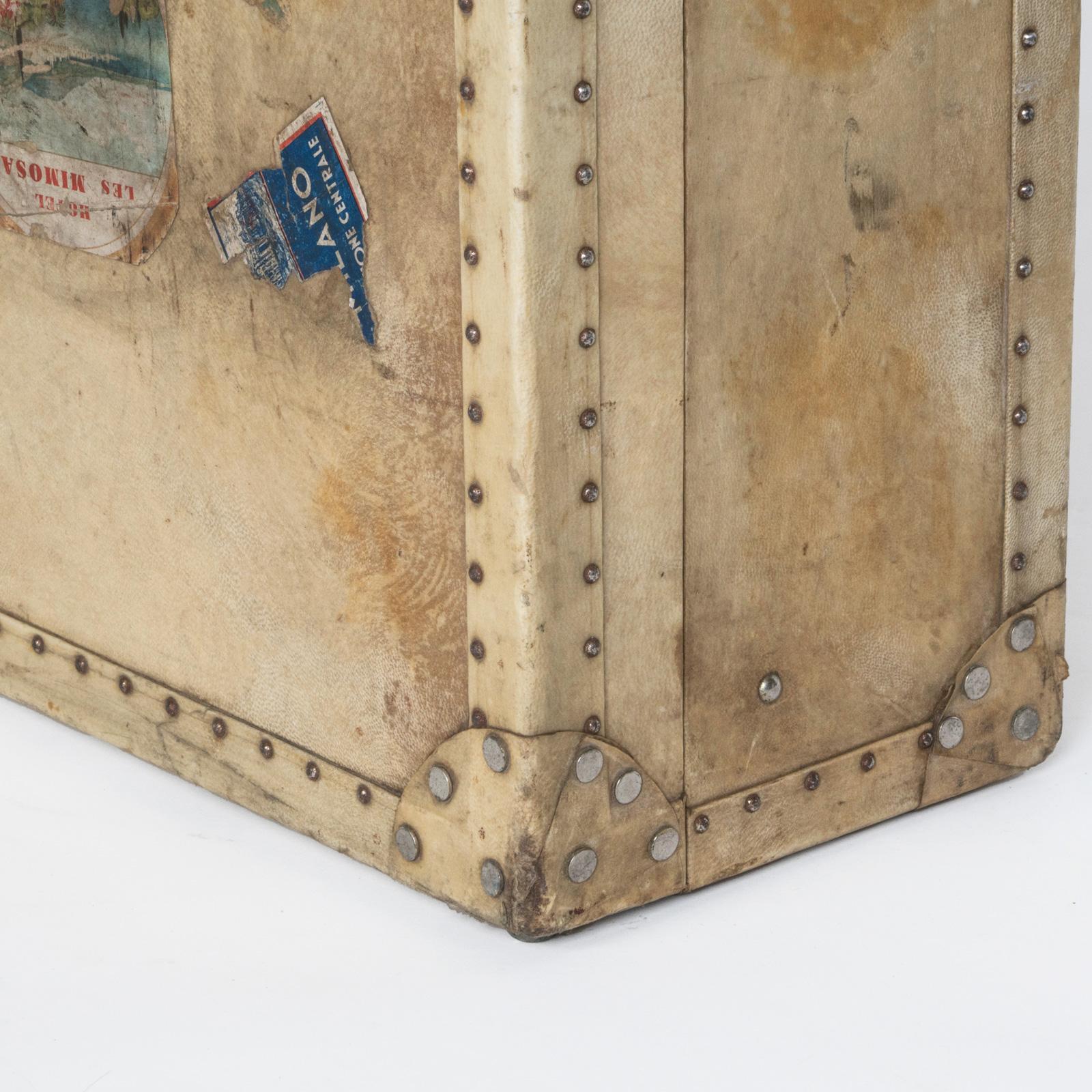 French Vellum White Leather Suitcase or Valise with Original Labels, 1920s For Sale 5