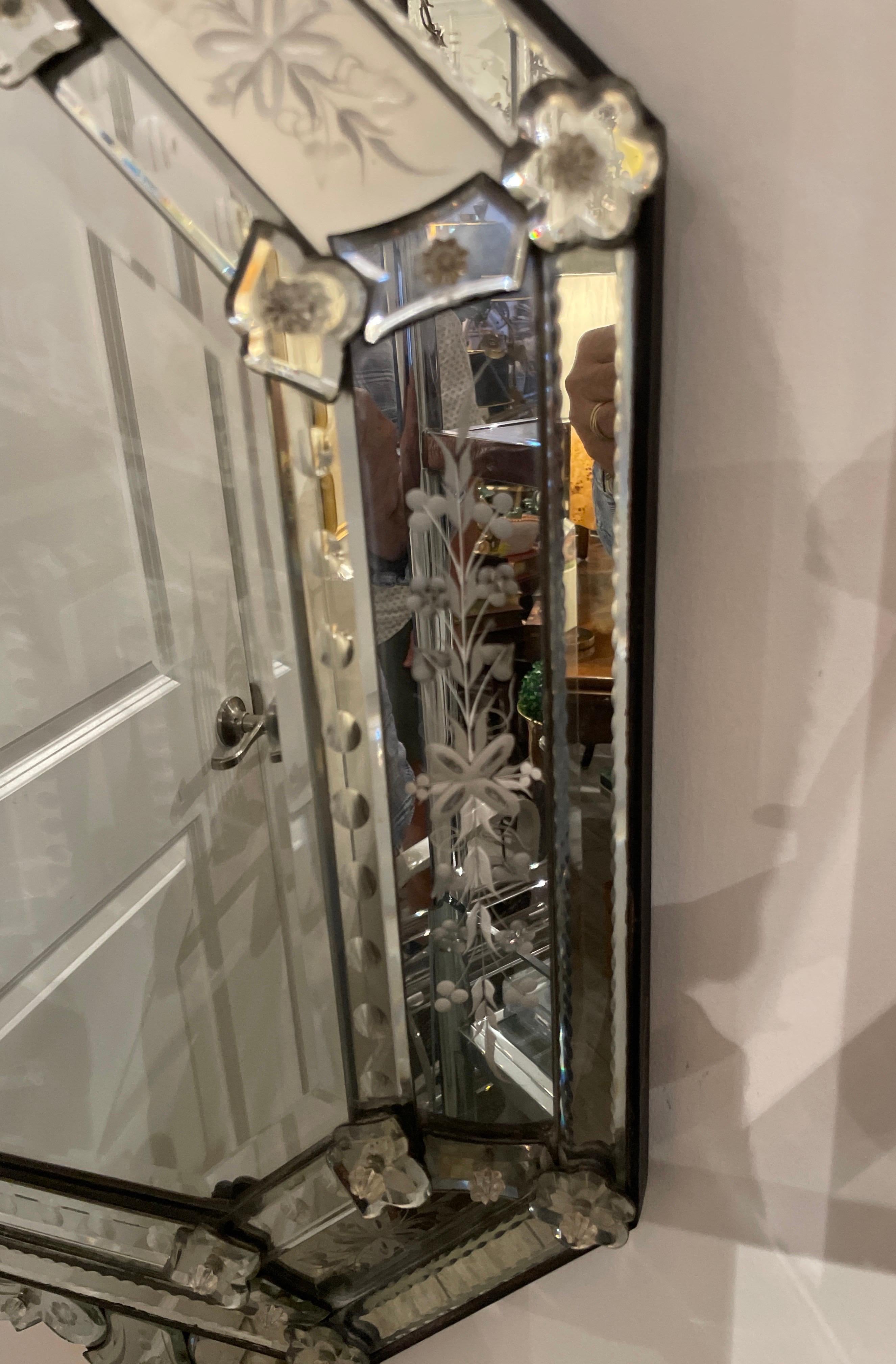 Espejo francés vintage de estilo veneciano Francés en venta