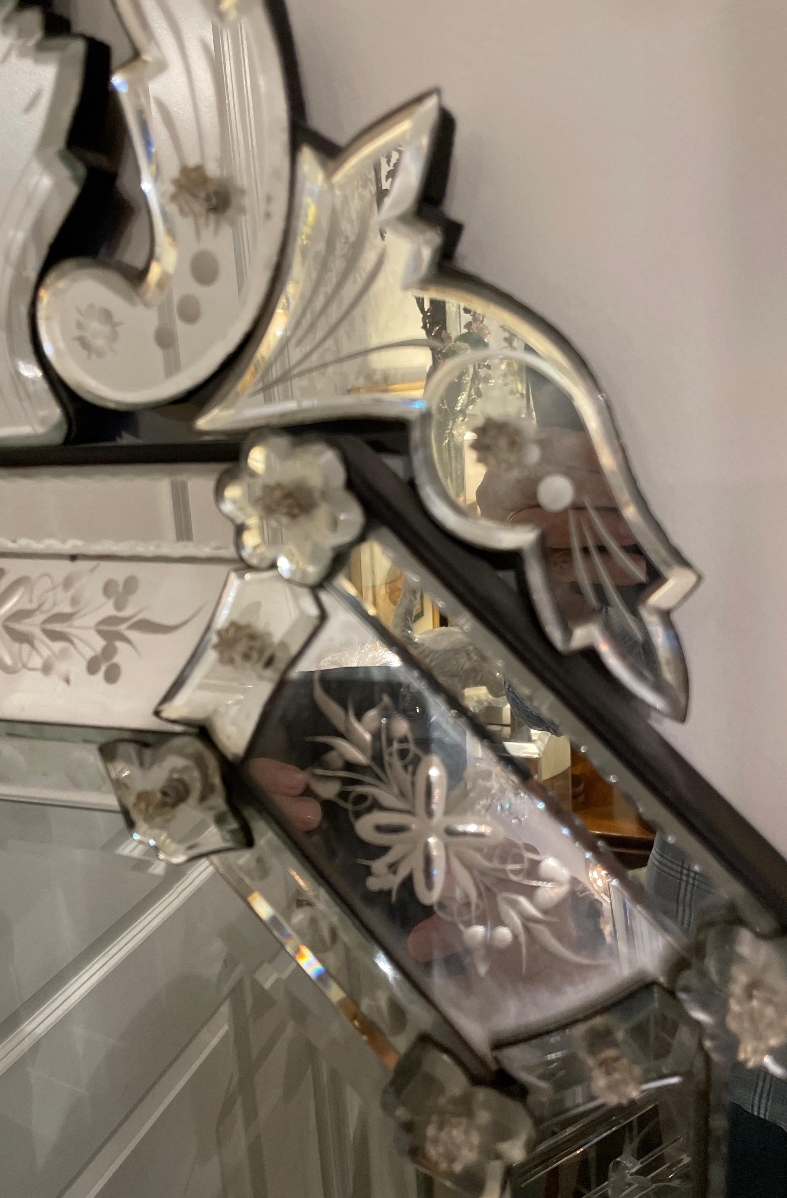 Espejo francés vintage de estilo veneciano en Bueno estado para la venta en West Palm Beach, FL