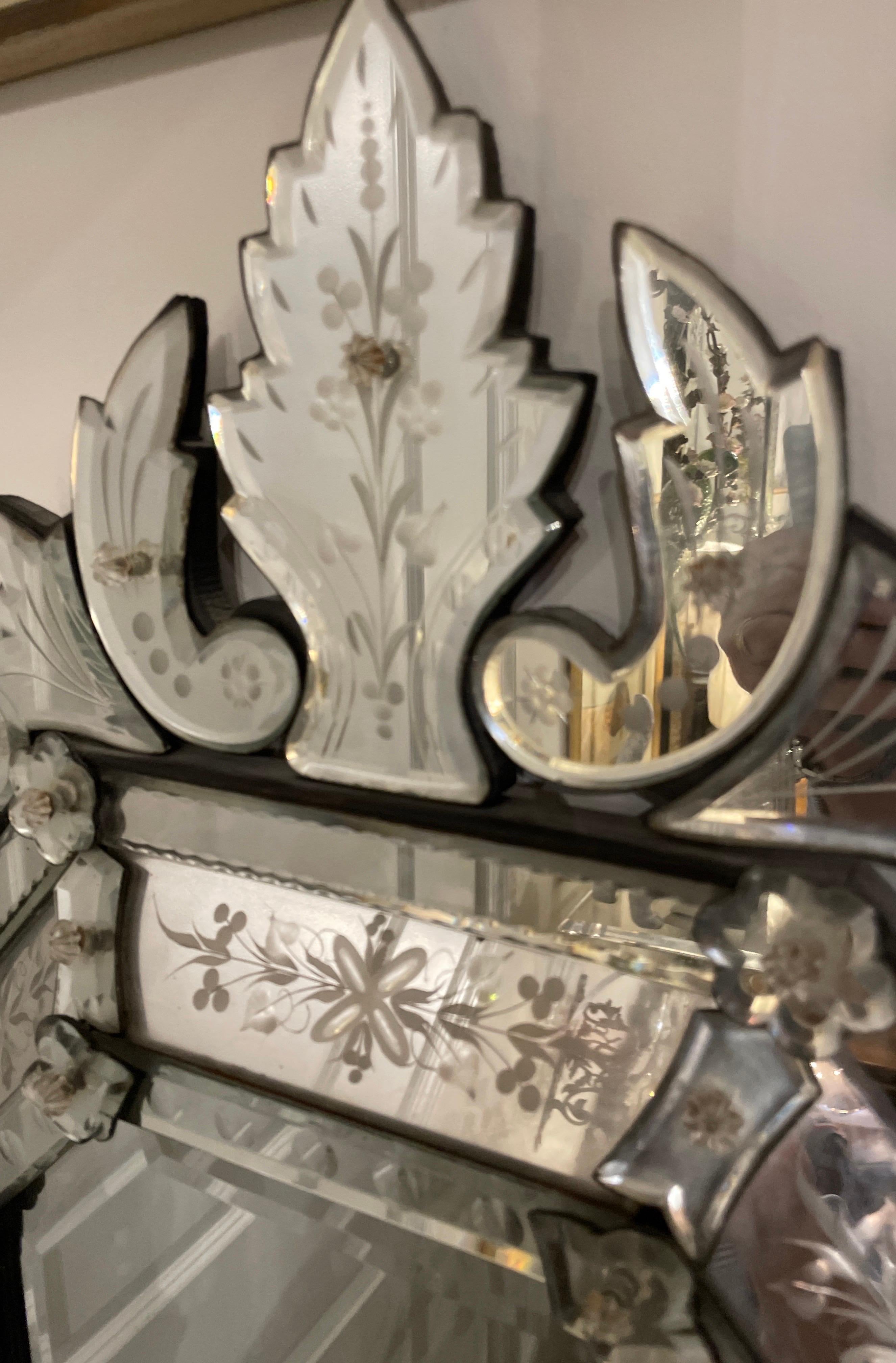 Espejo francés vintage de estilo veneciano siglo XX en venta