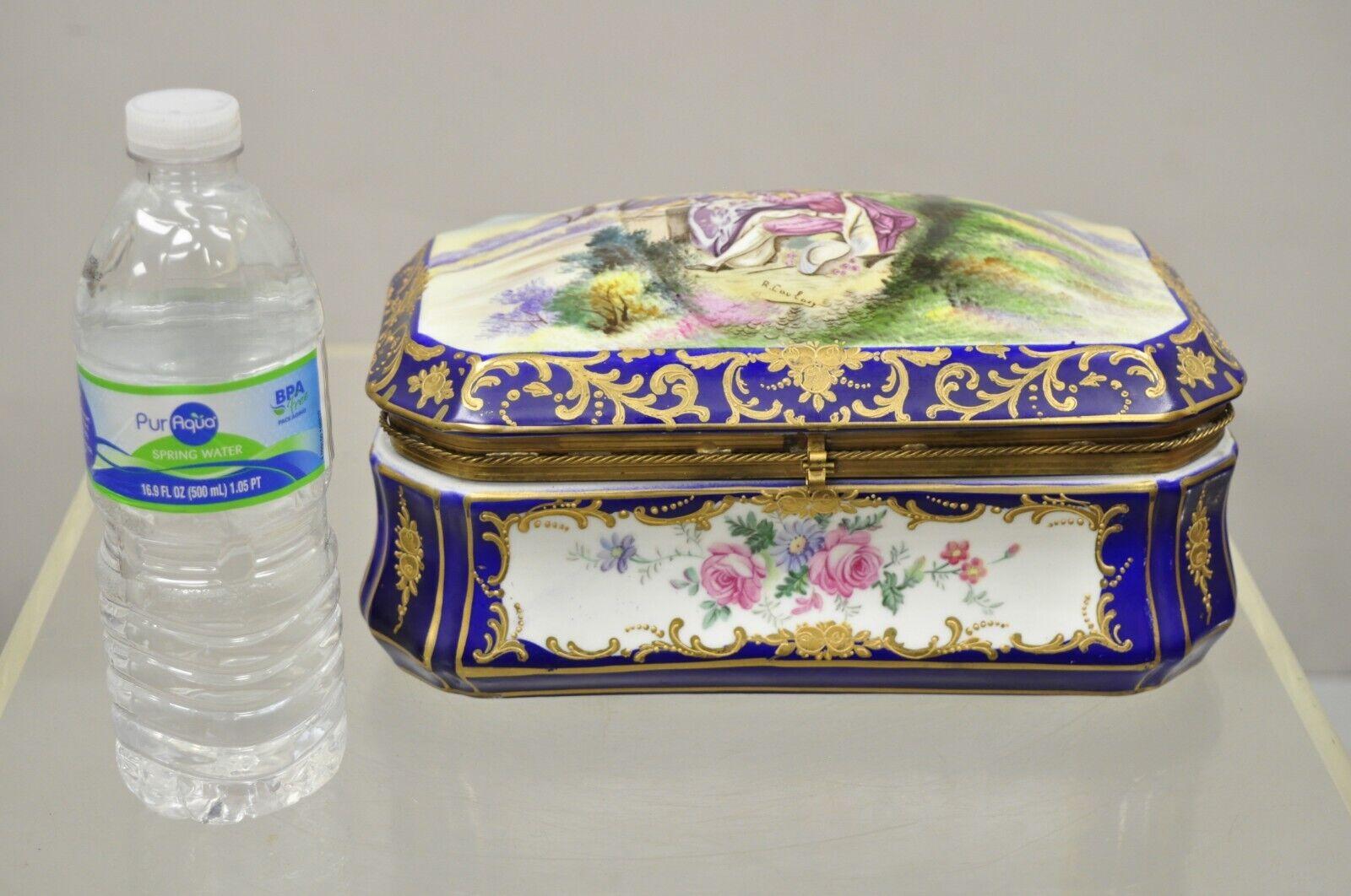 Boîte à charnière vintage en porcelaine de style victorien français peinte à la main et signée R. Coulory en vente 5