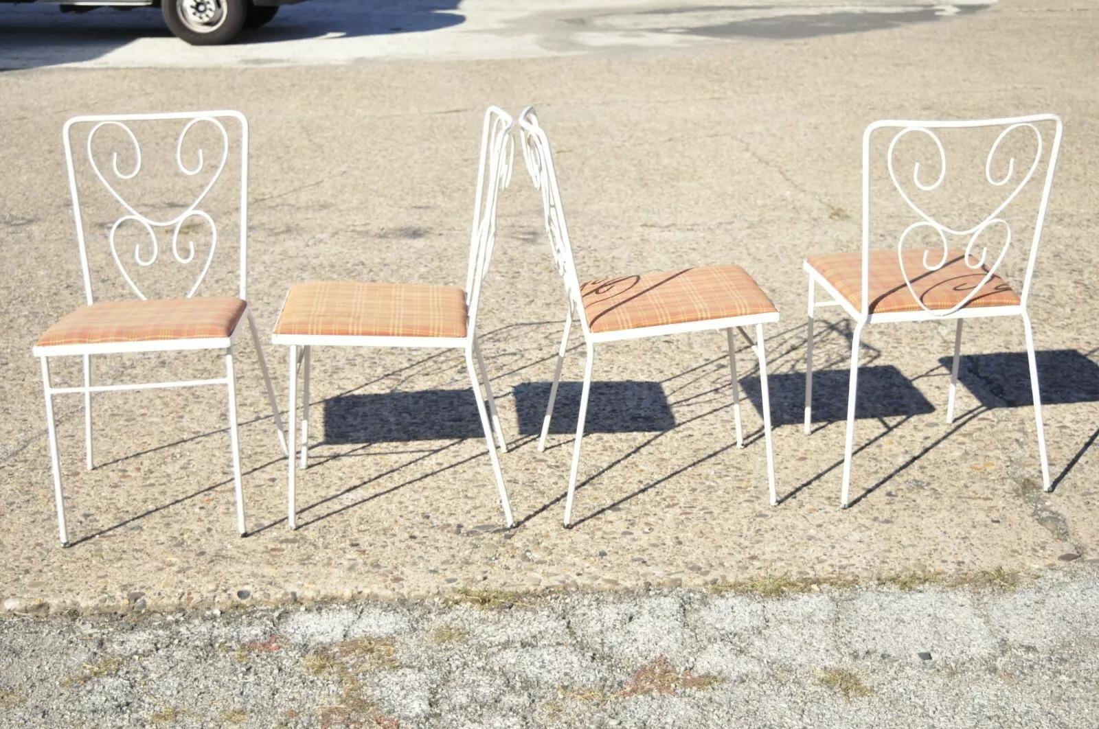 Vintage French Victorian Wrought Iron Flower Garden Patio Dining Set - 5pc Set For Sale 5