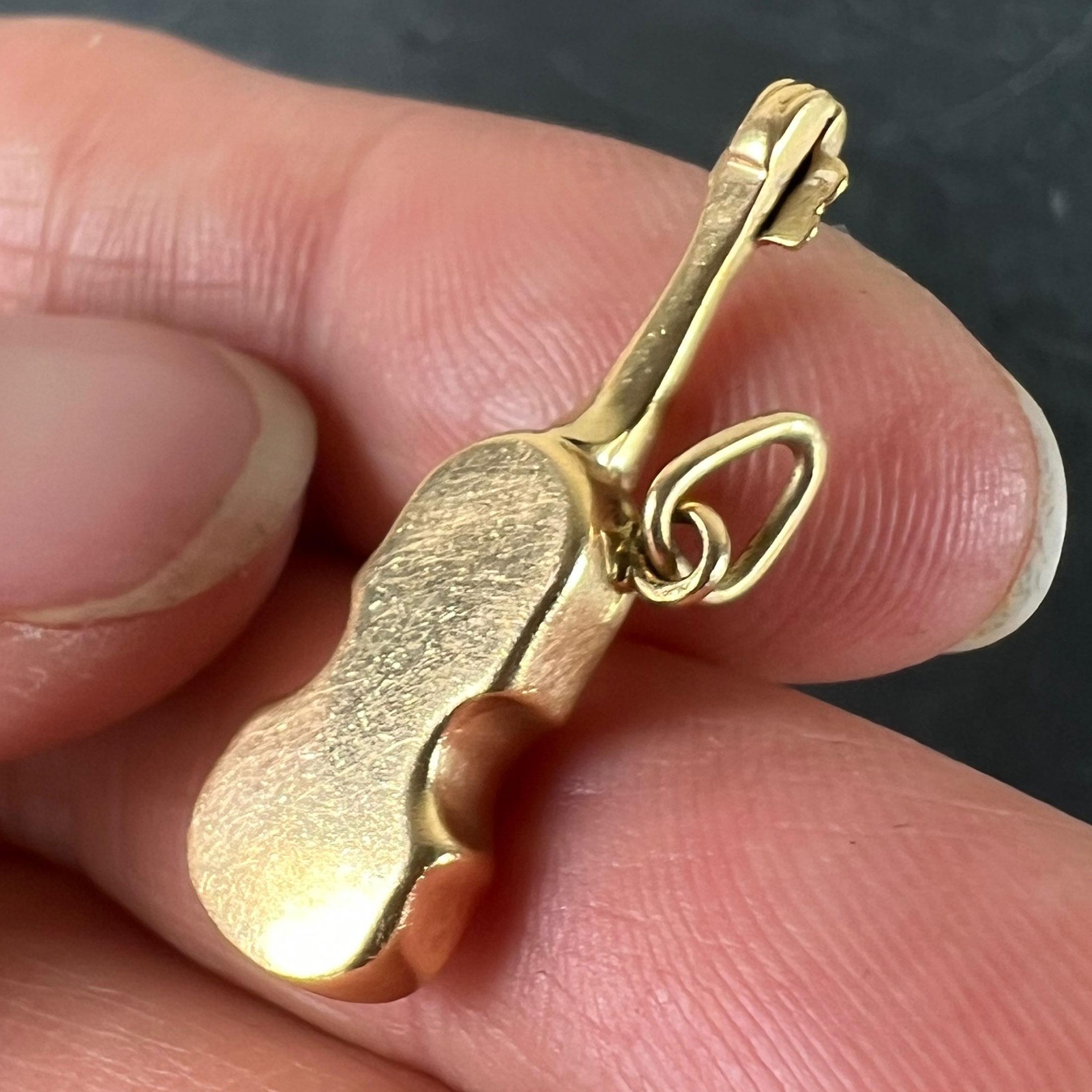 Vintage French Violin 18K Yellow Gold Enamel Charm Pendant For Sale 5
