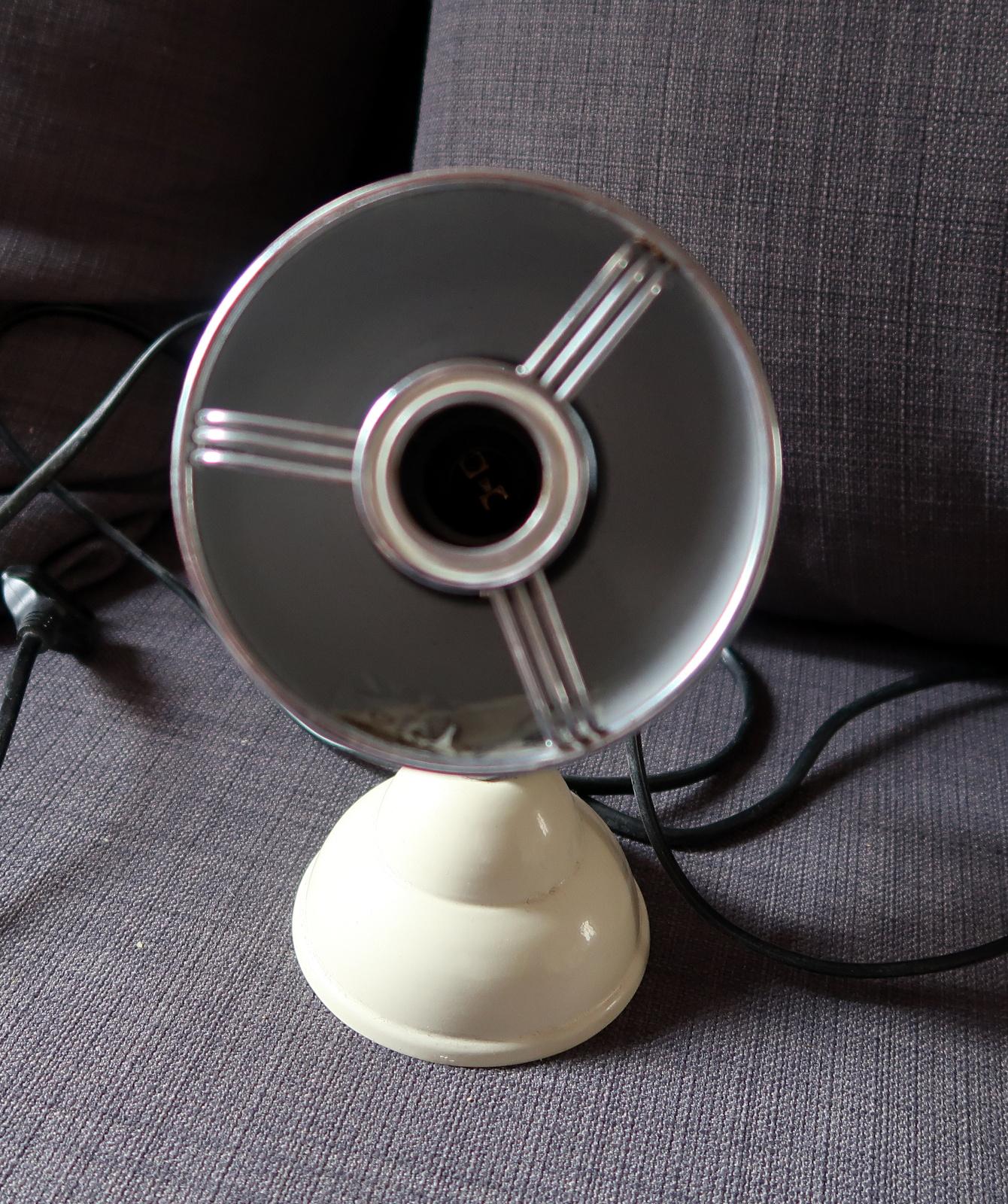 una piccola lampada alla francese