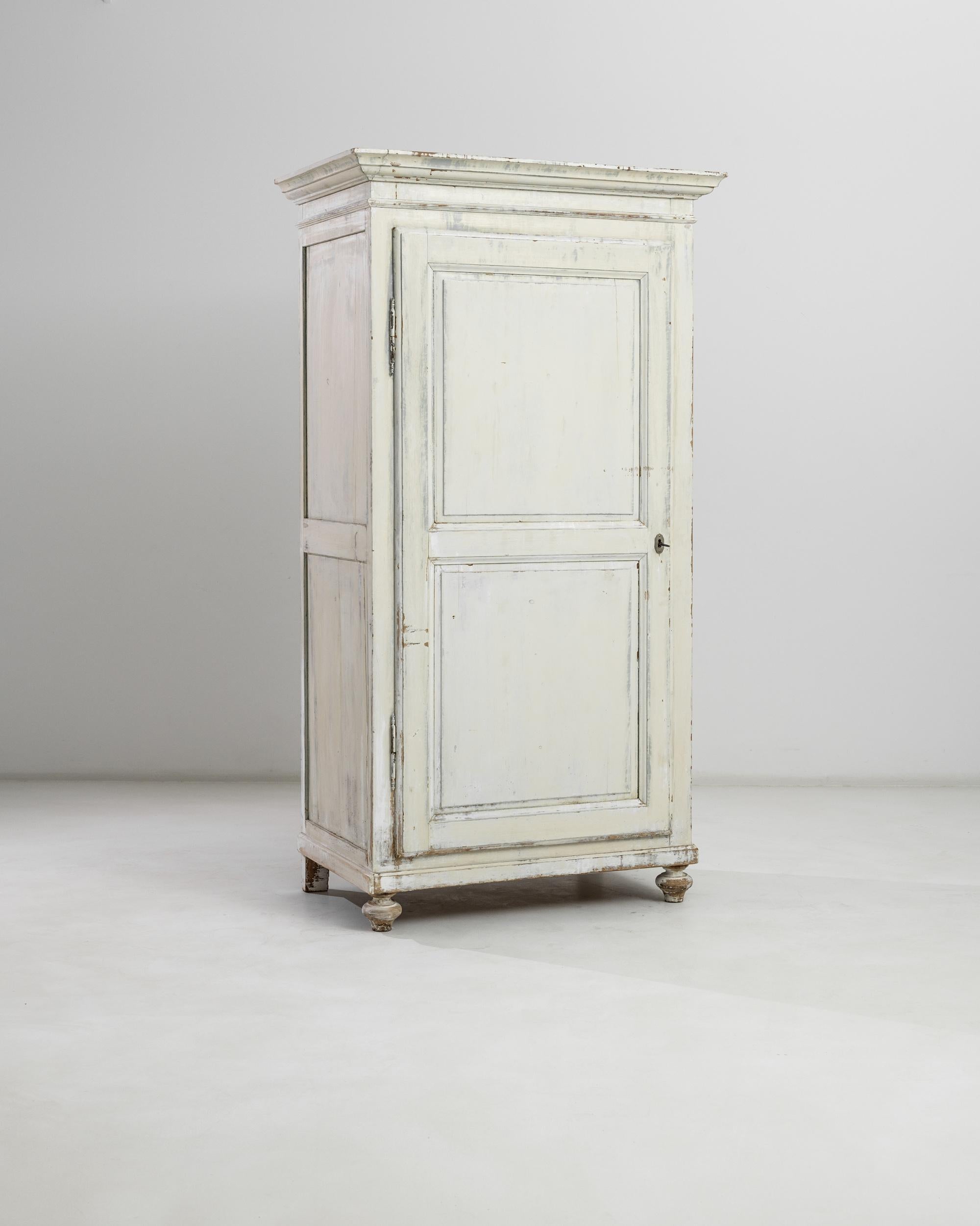 Vintage French White Patinated Cabinet In Good Condition In High Point, NC