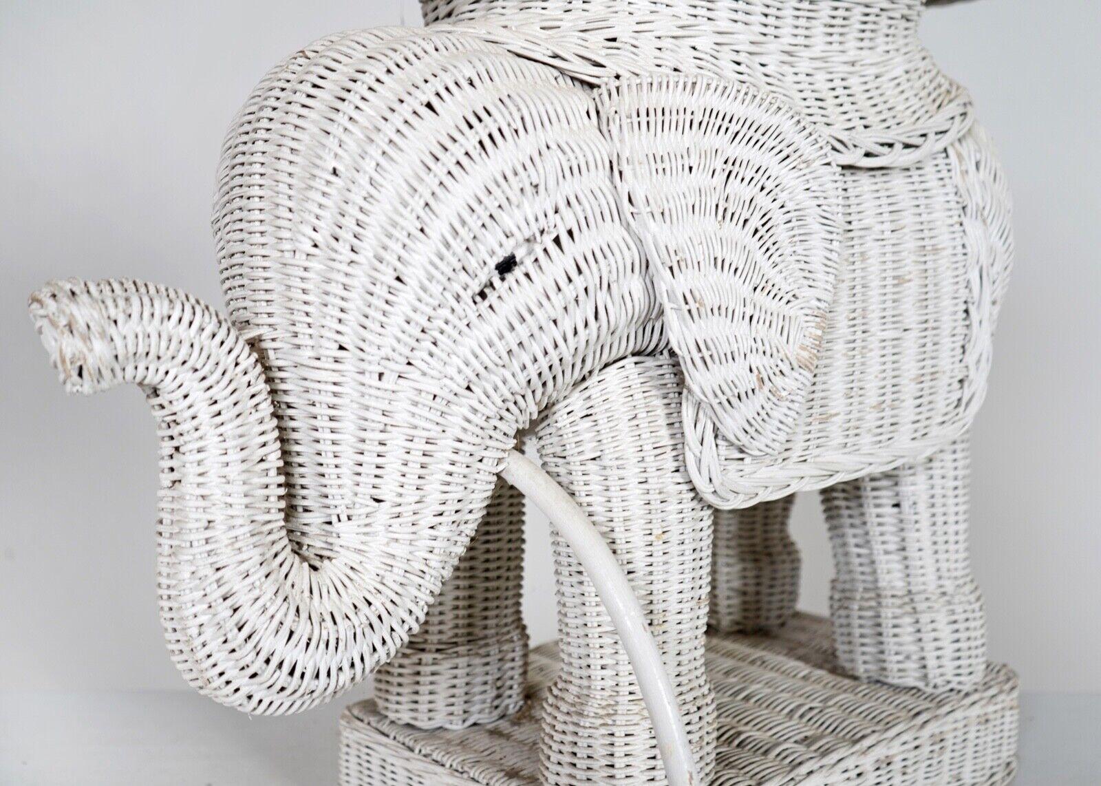 Vintage French White Wicker Can Elephant Side Table With Tray In Good Condition In Dorchester, GB