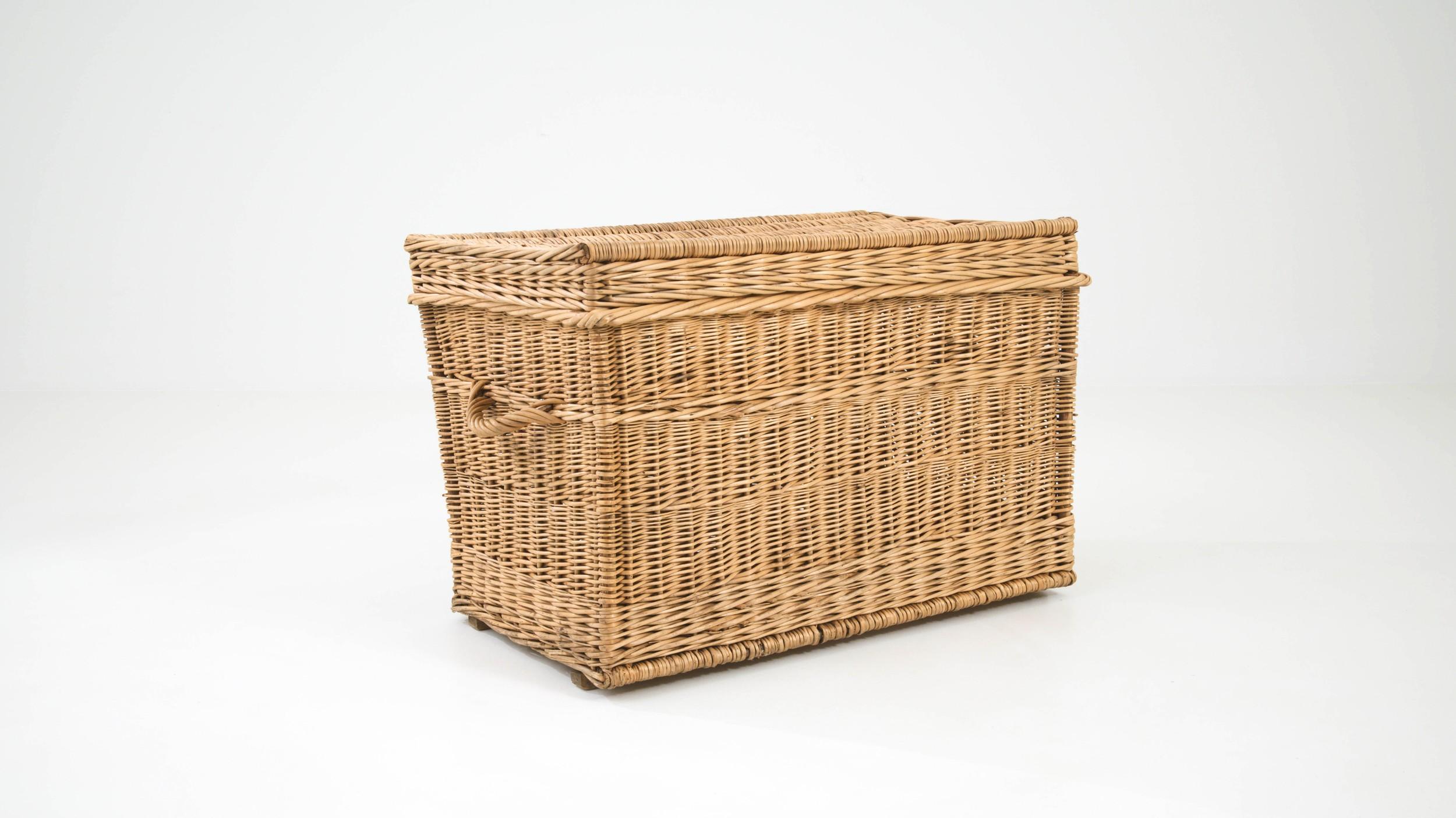 Vintage French Wicker Trunk 4