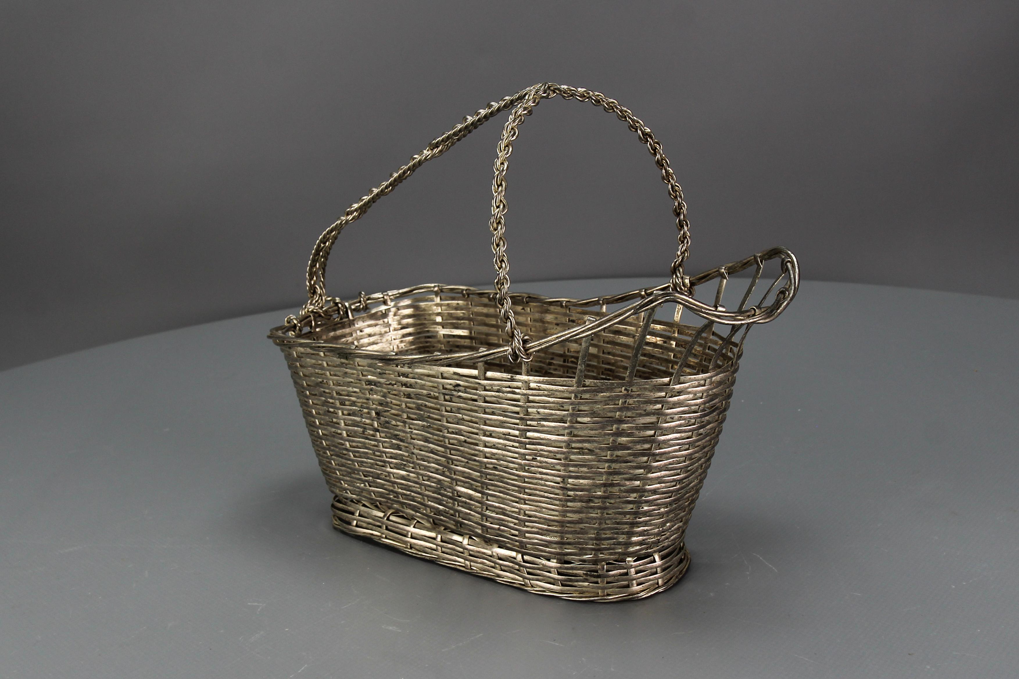 Cesta francesa vintage para botellas de vino en metal plateado en venta 3