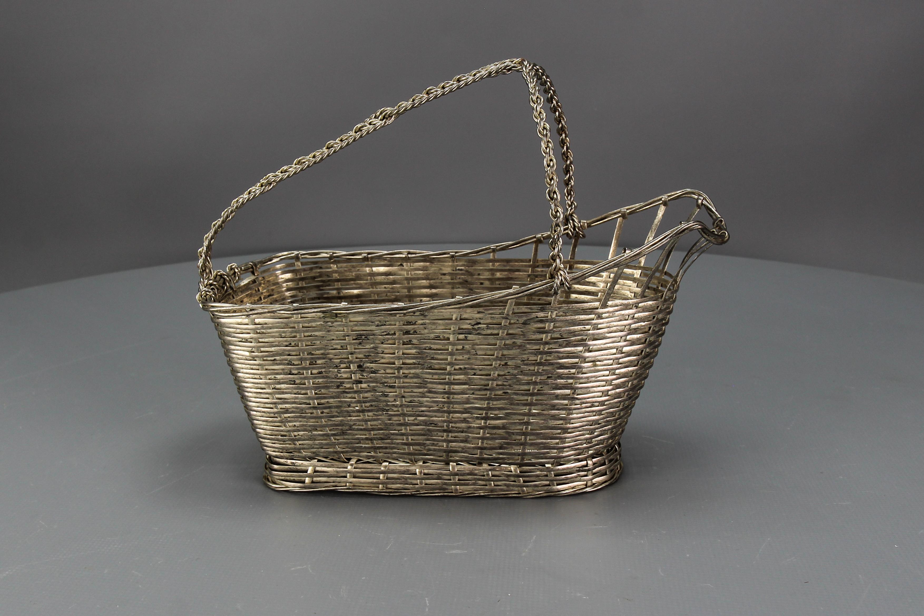 Cesta francesa vintage para botellas de vino en metal plateado en venta 2