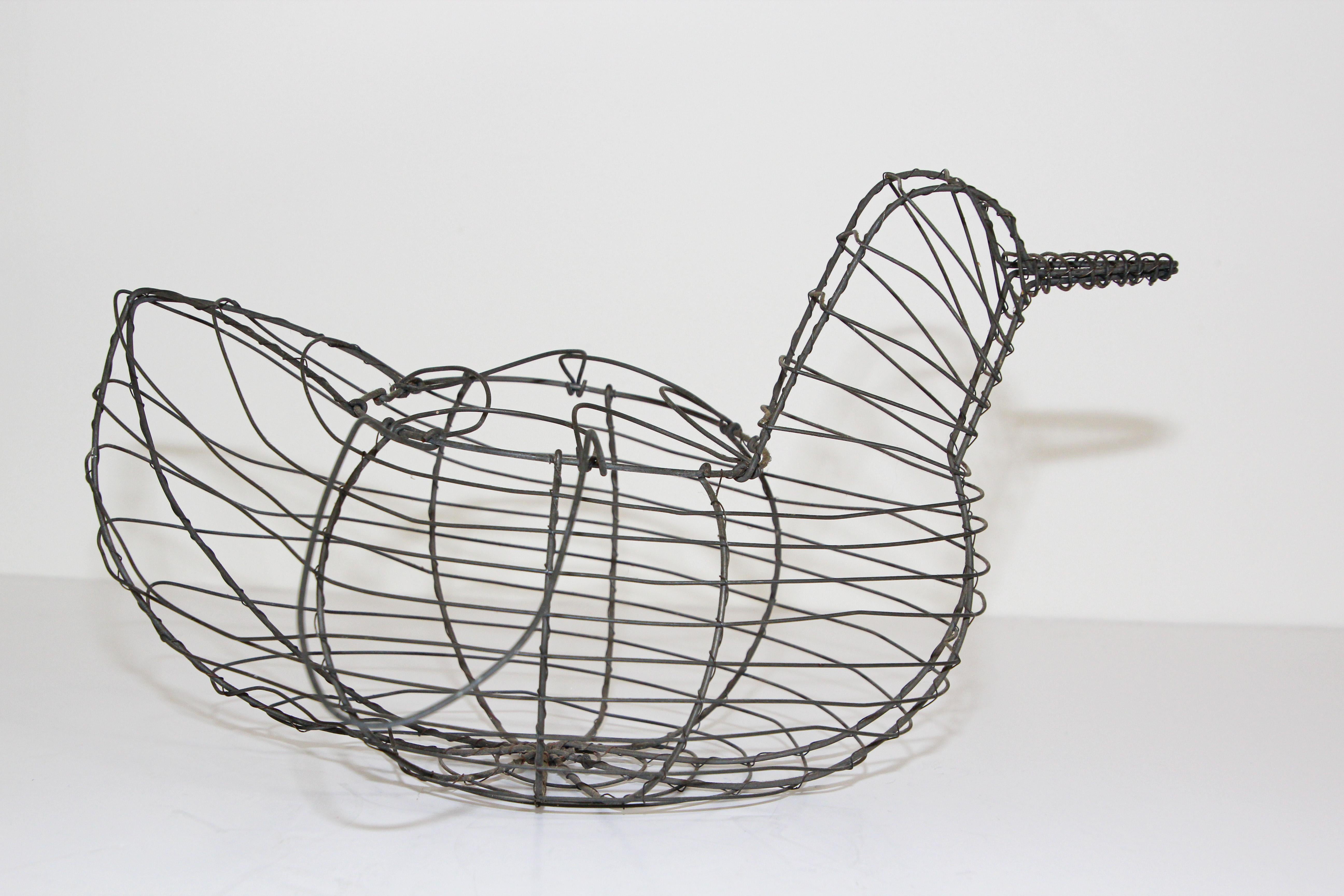 chicken shaped wire basket