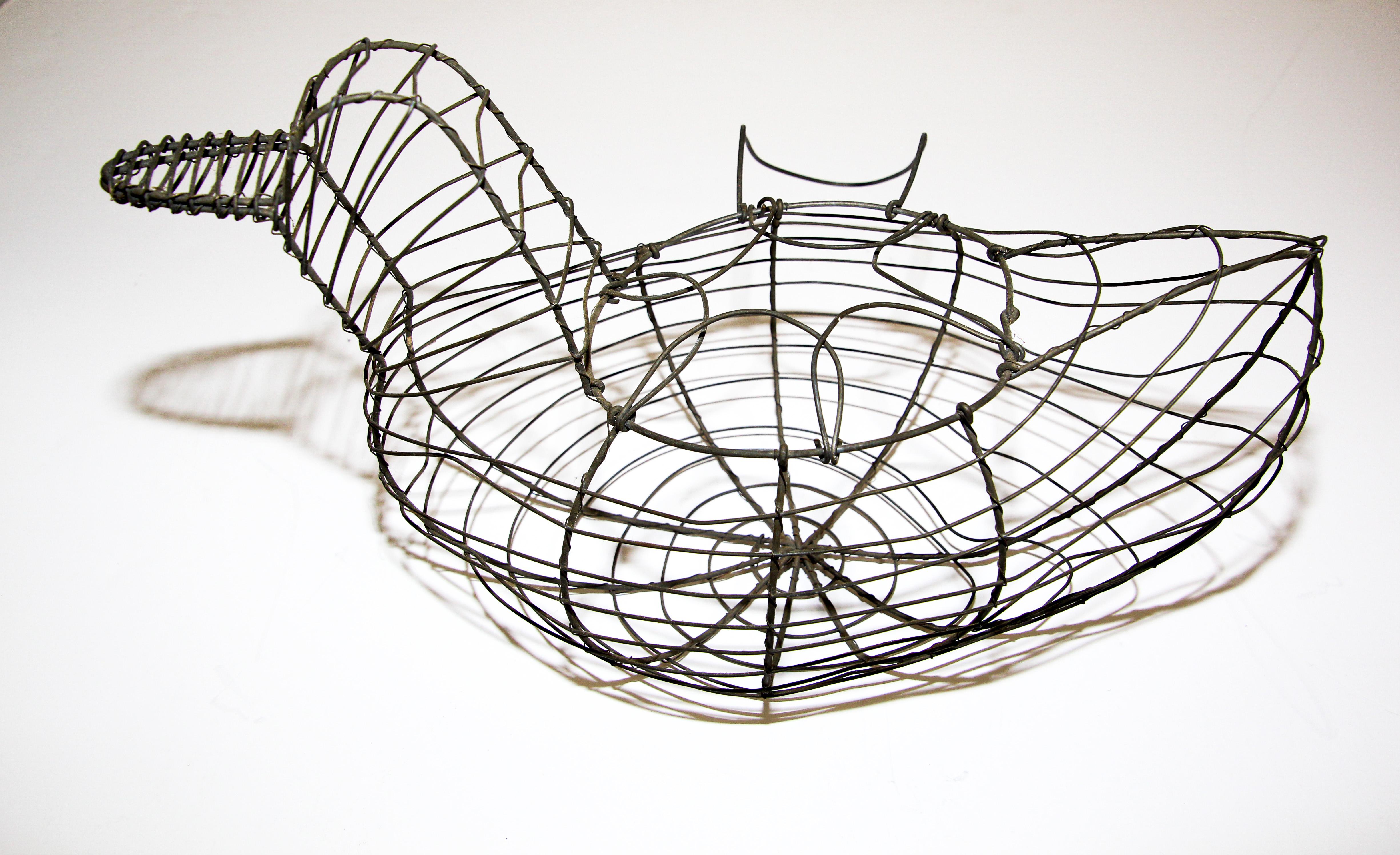 chicken shaped wire egg basket