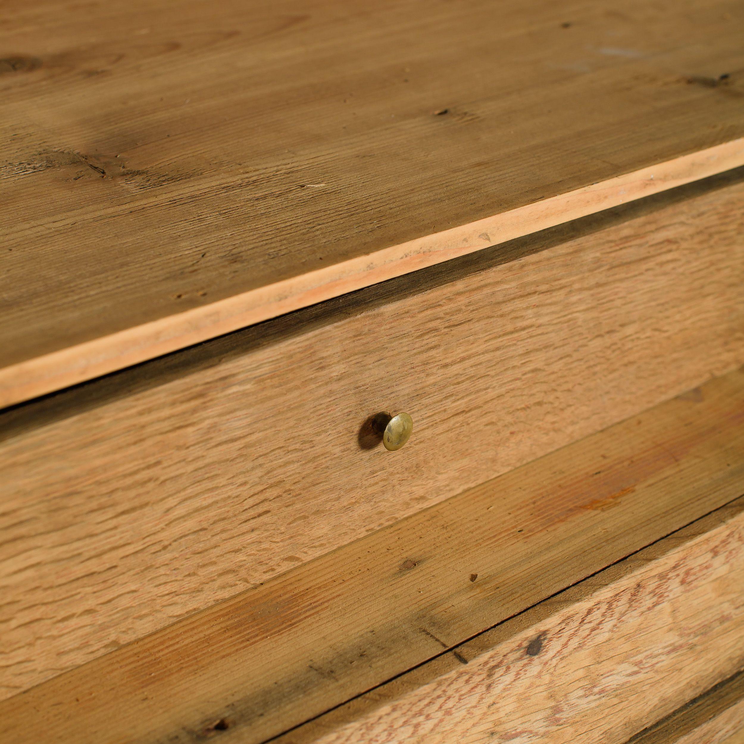 Legno Armadio francese vintage in Wood in vendita