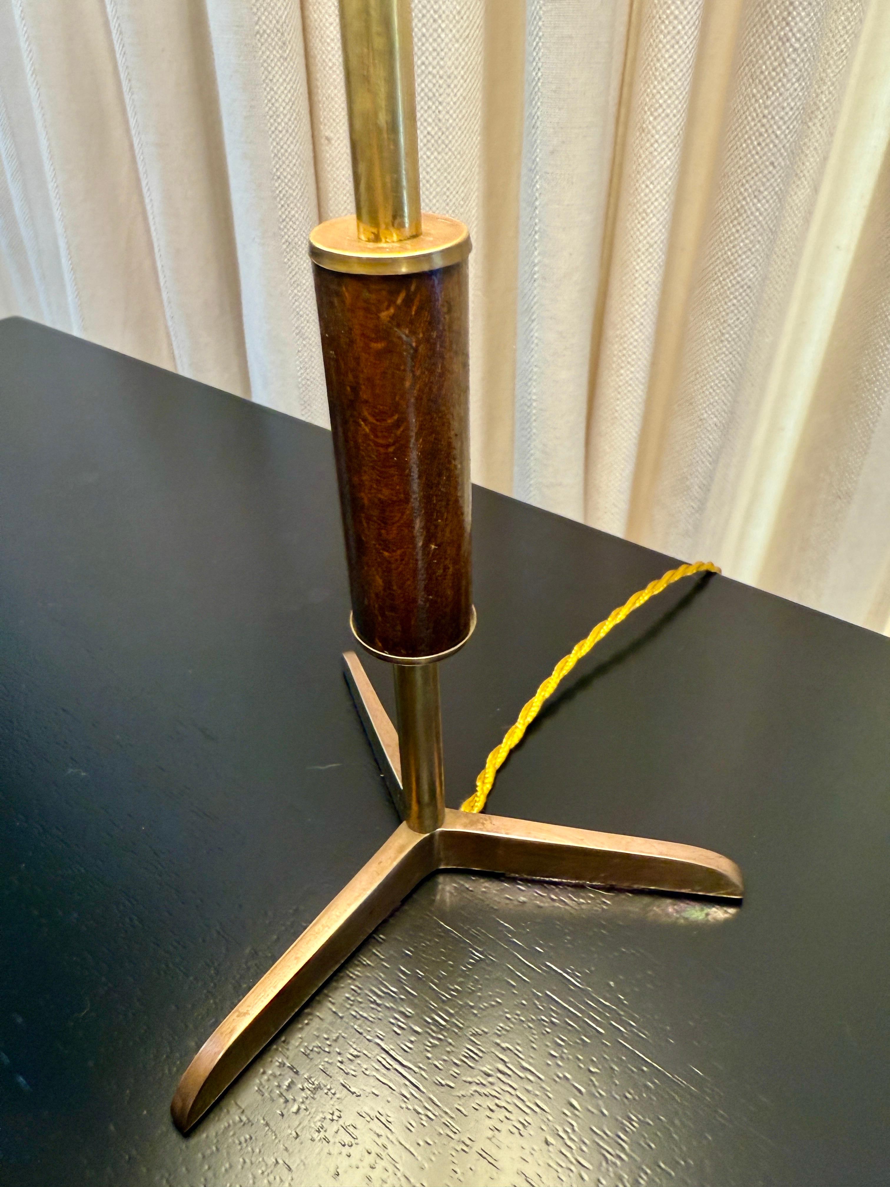 Vintage French Wood & Brass Petite Table Lamp In Good Condition For Sale In North Miami, FL