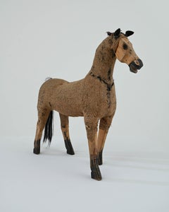 Caballo francés vintage de madera y arpillera