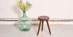 Tabouret tripode français vintage en bois
