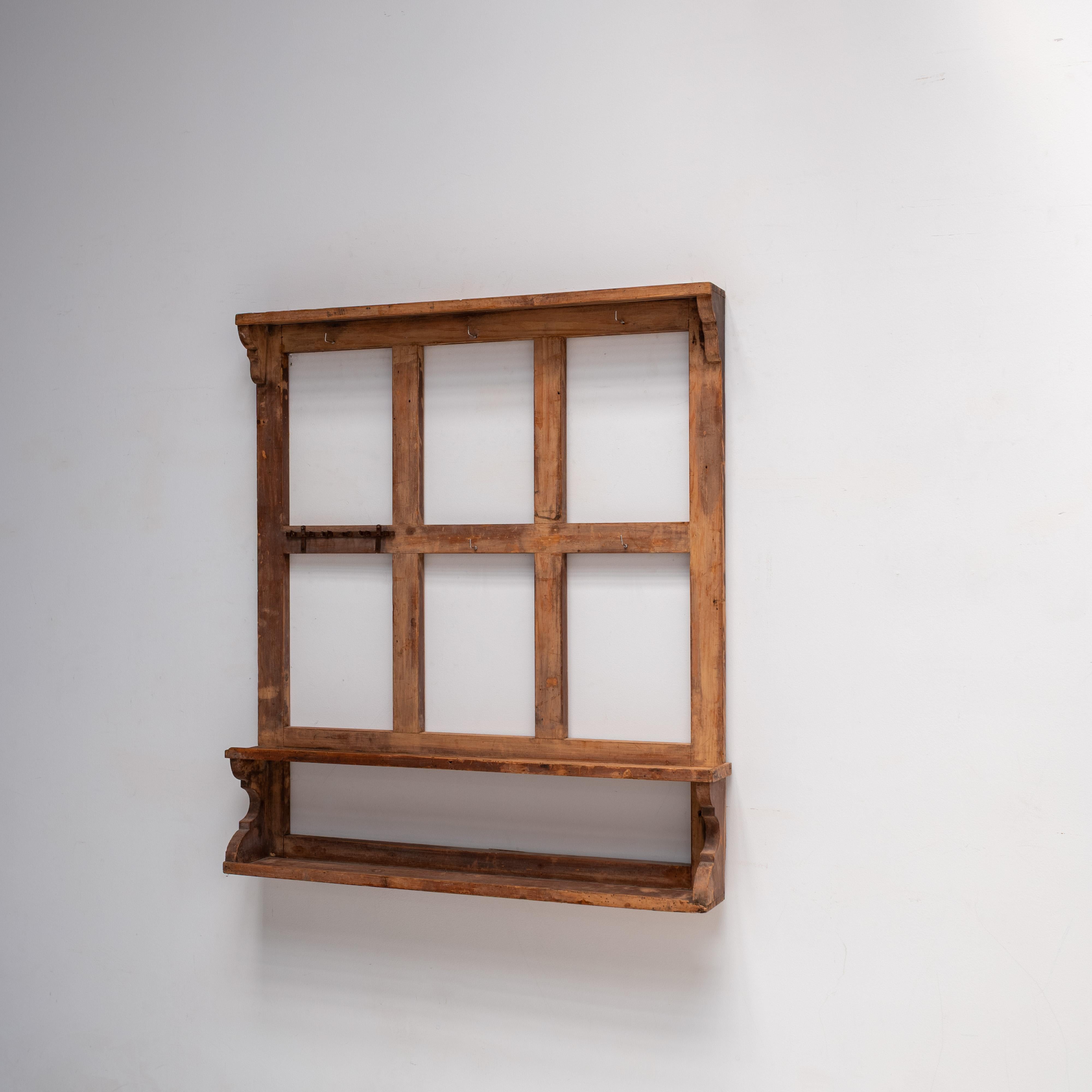 Vintage Französisch hölzerne Wand Display Rack, 1920er Jahre (20. Jahrhundert) im Angebot
