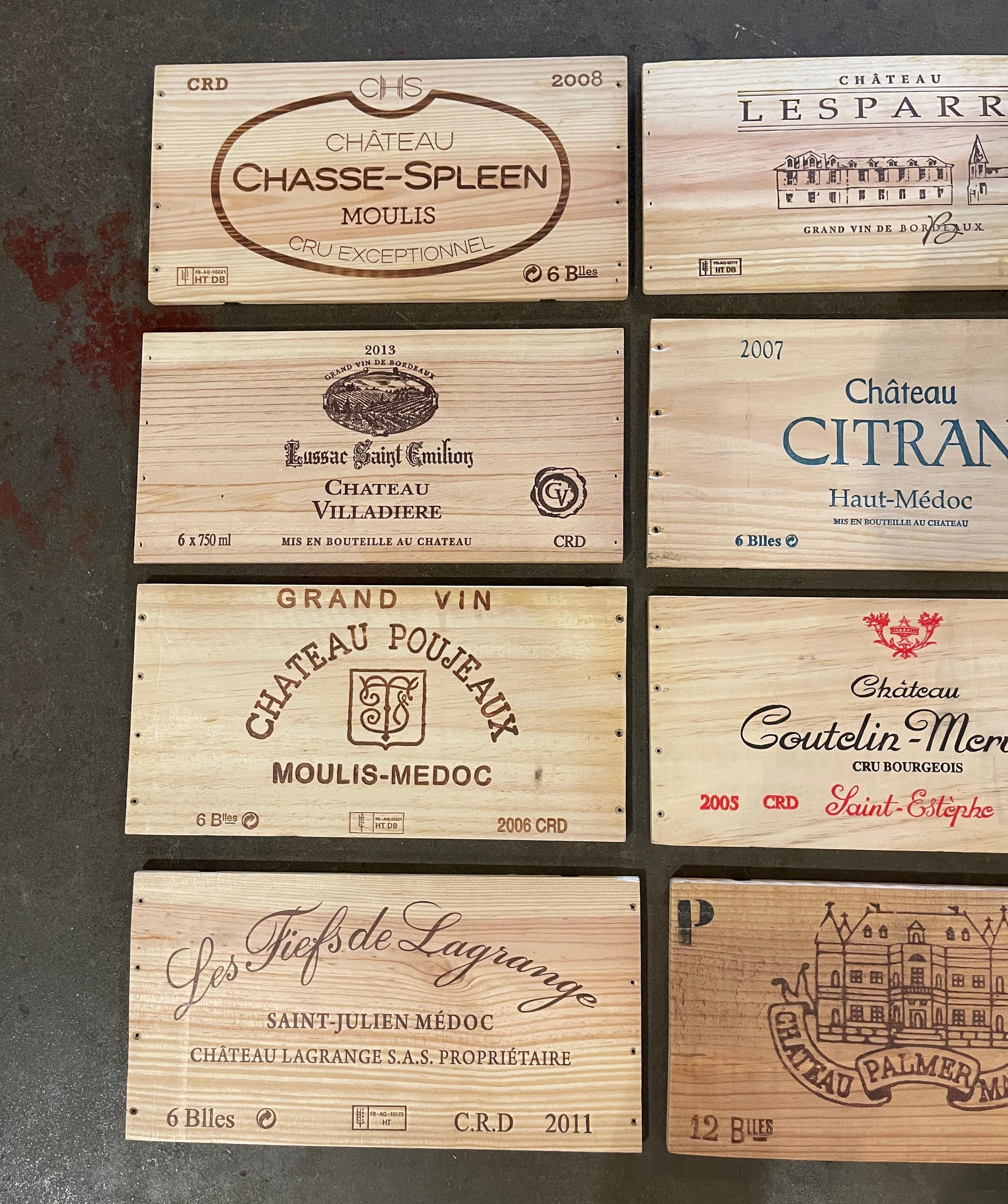 Français Boîte à vin et étiquettes françaises vintage en bois, lot de 12 en vente