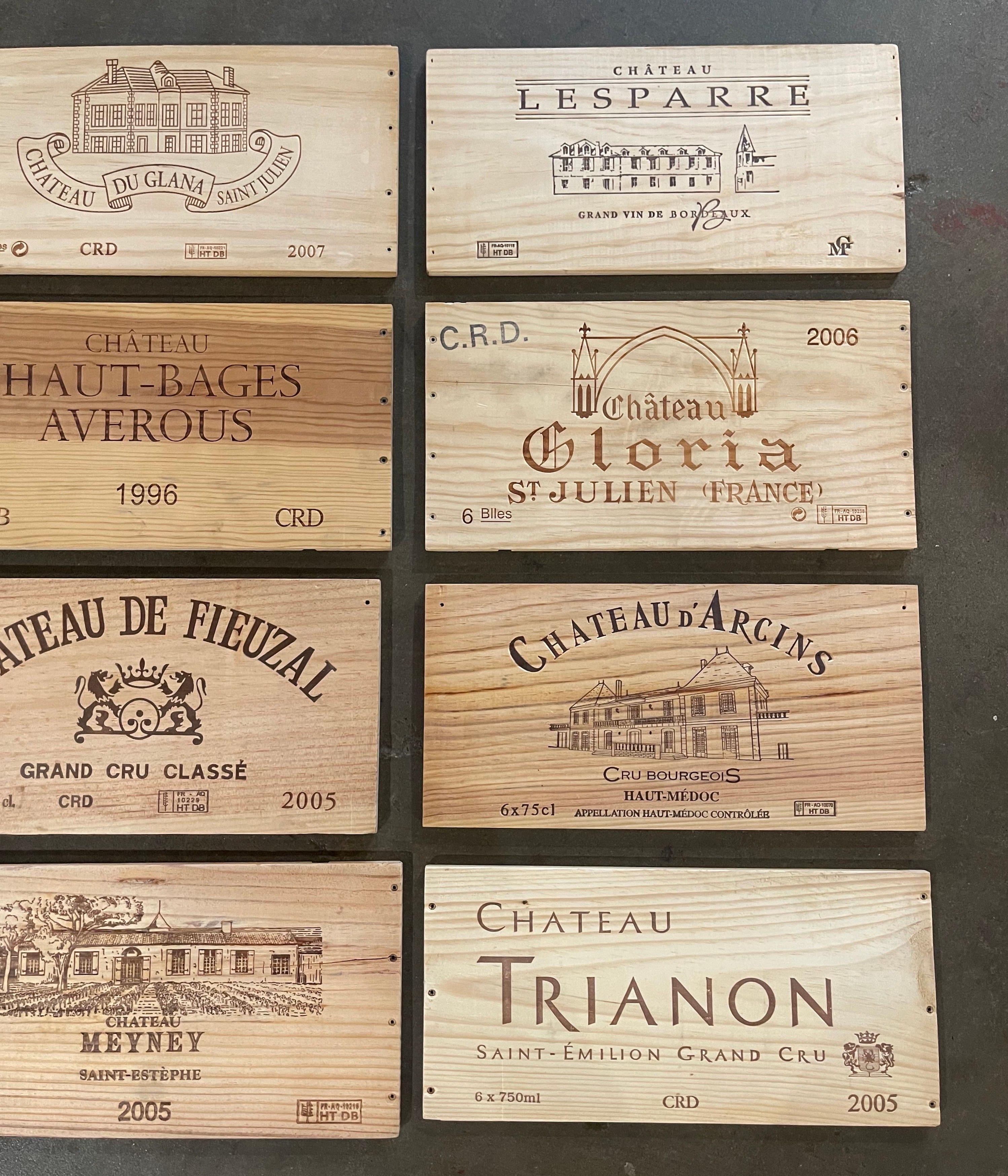 Fait main Boîte à vin et étiquettes françaises vintage en bois, lot de 12 en vente