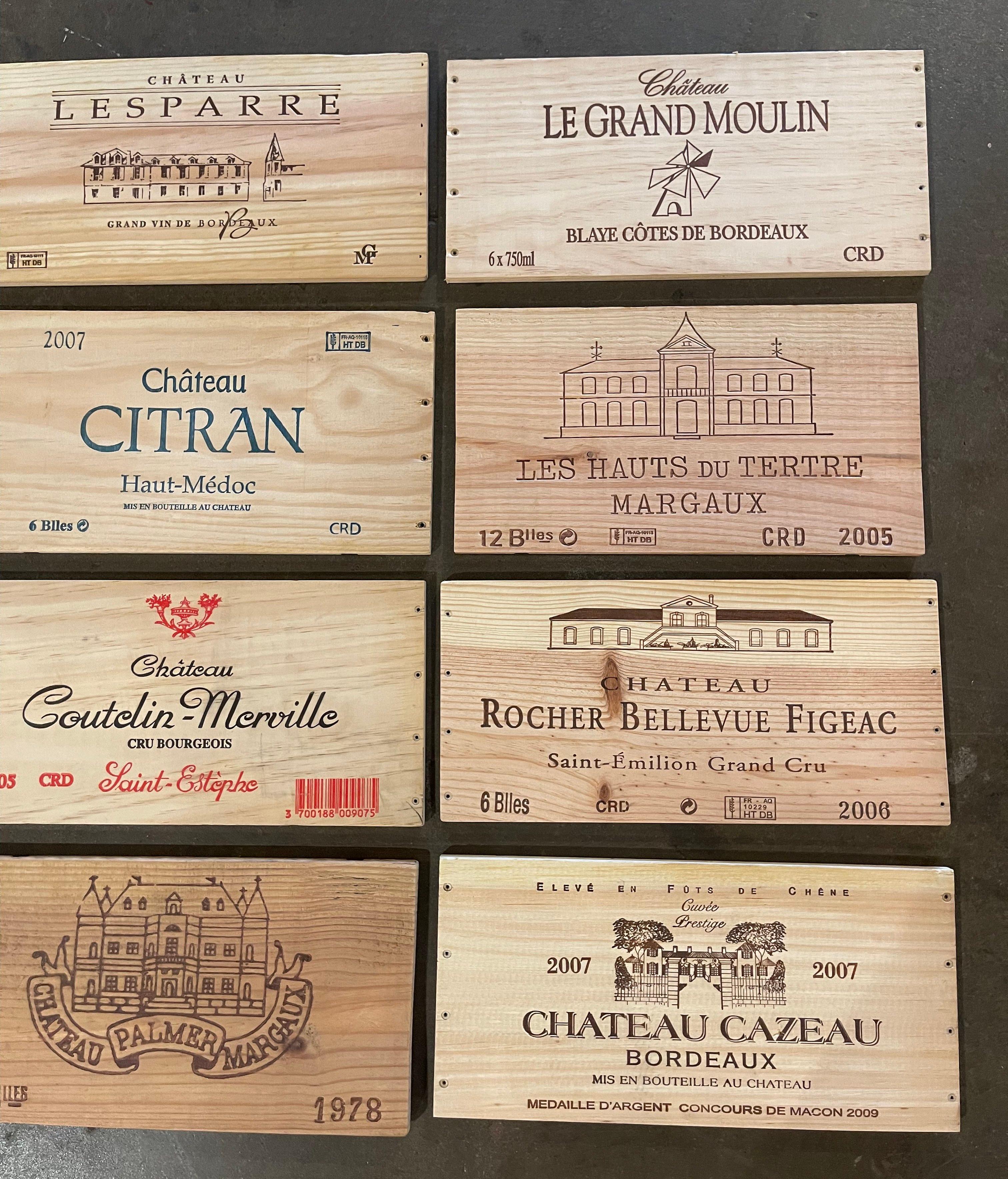 Fait main Boîte à vin et étiquettes françaises vintage en bois, lot de 12 en vente