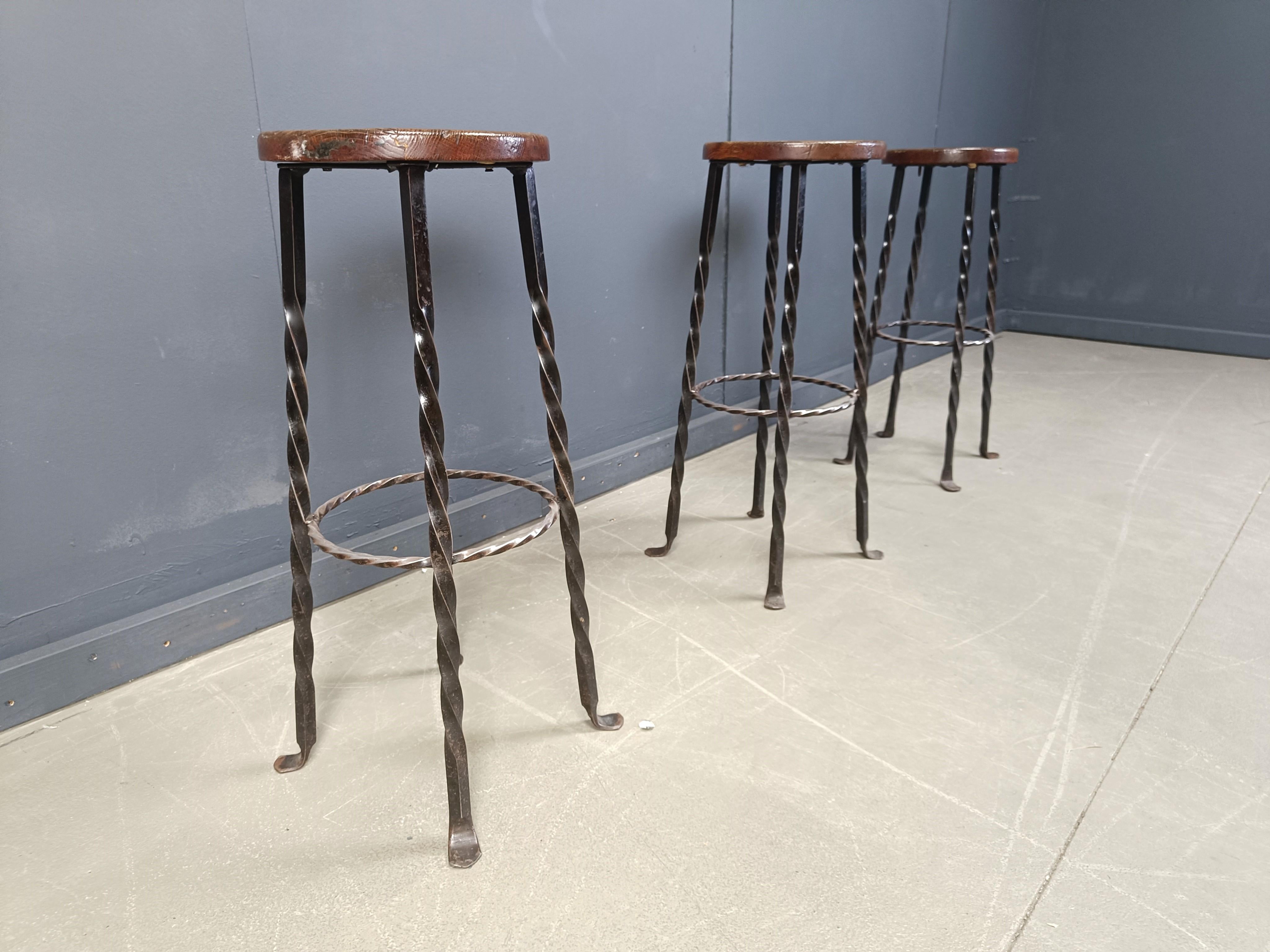 Vintage french wrought iron bar stools, 1960s - set of 3 In Good Condition For Sale In Leuven, Vlaams Gewest