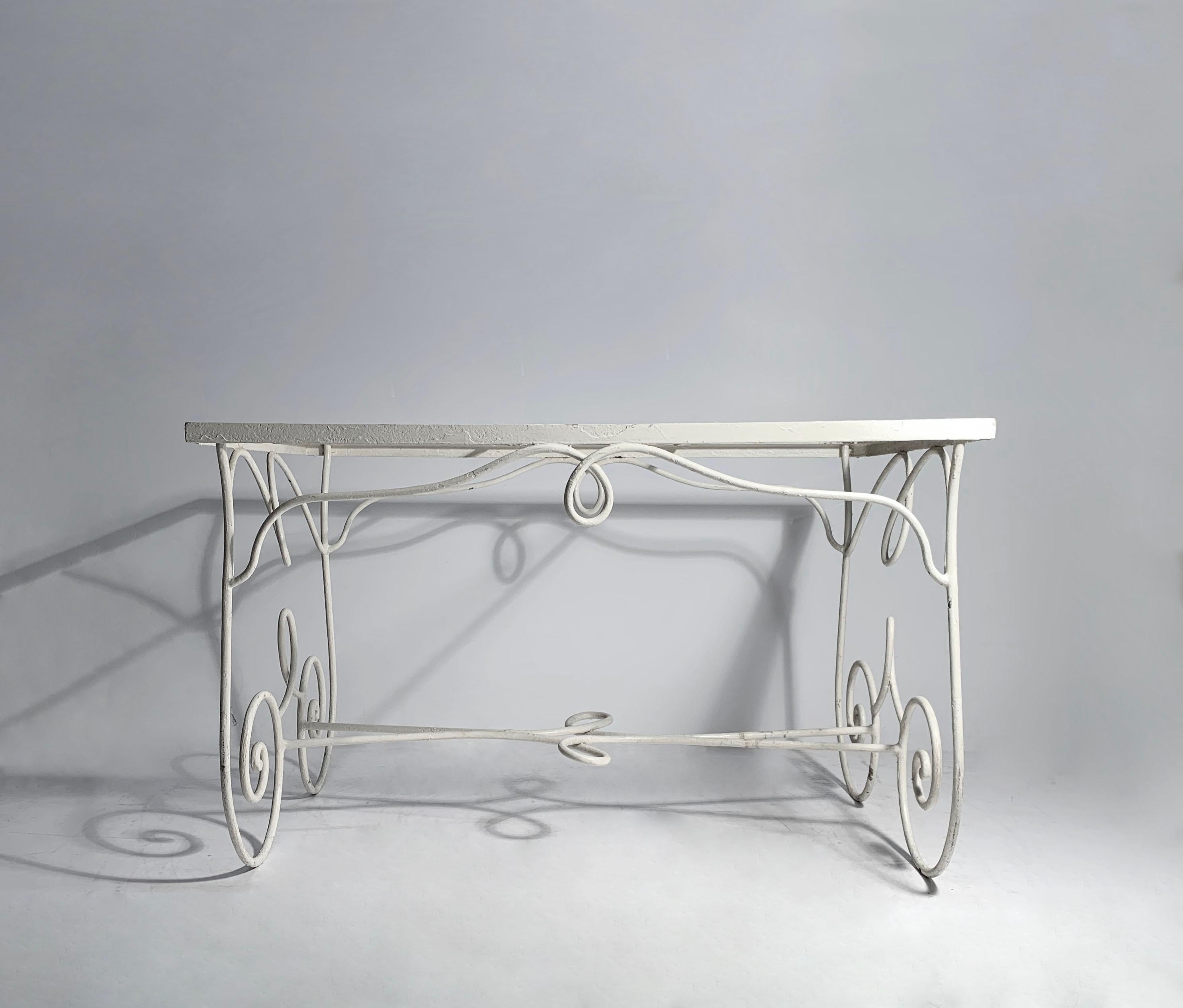 Vintage French Wrought Iron Garden Dining Table Base Attributed to Rene Prou. Design/One sophistiqué et Artistics de l'époque. 